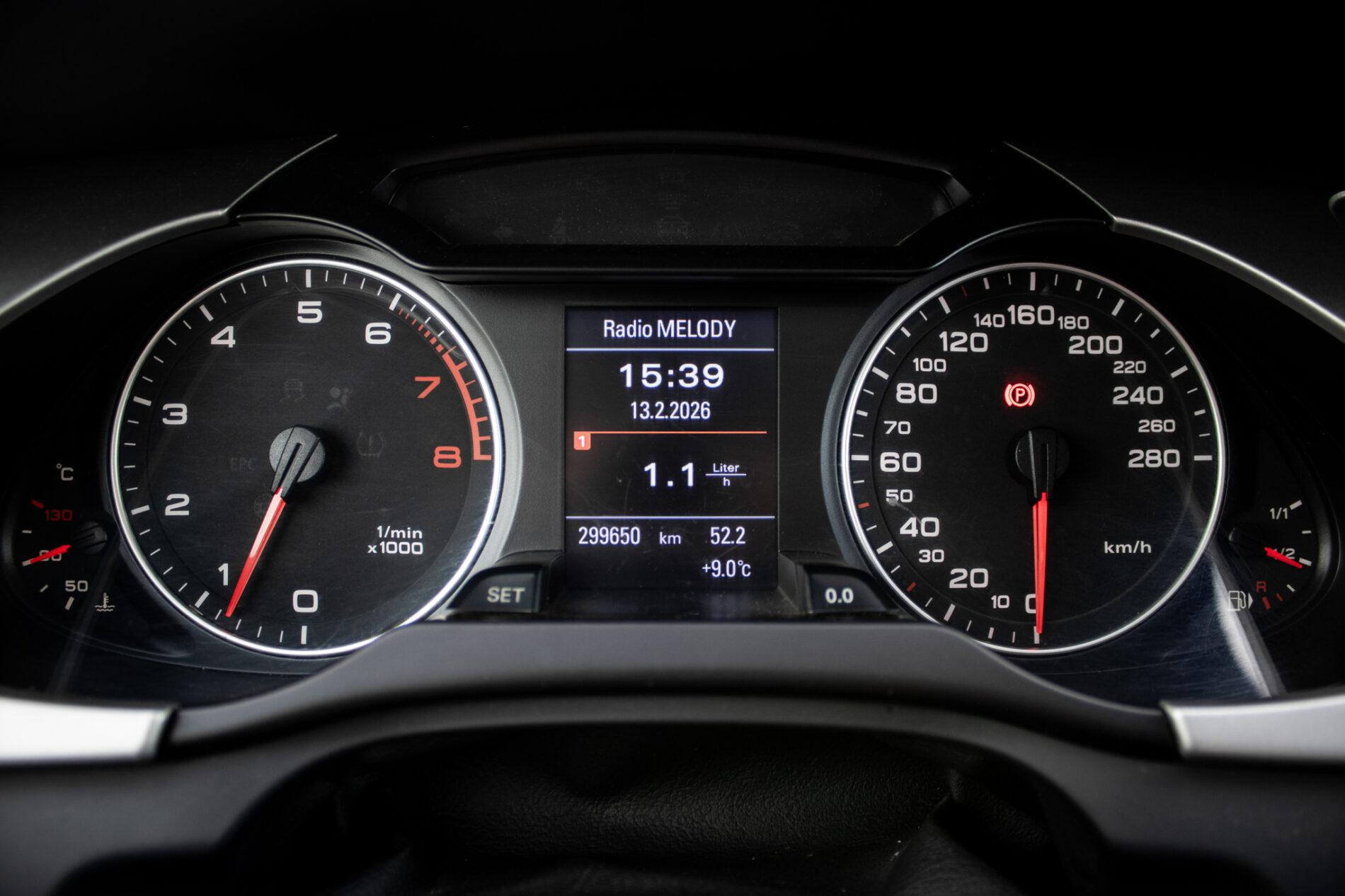 2008 AUDI A4, čierna sedan, 299 650 km