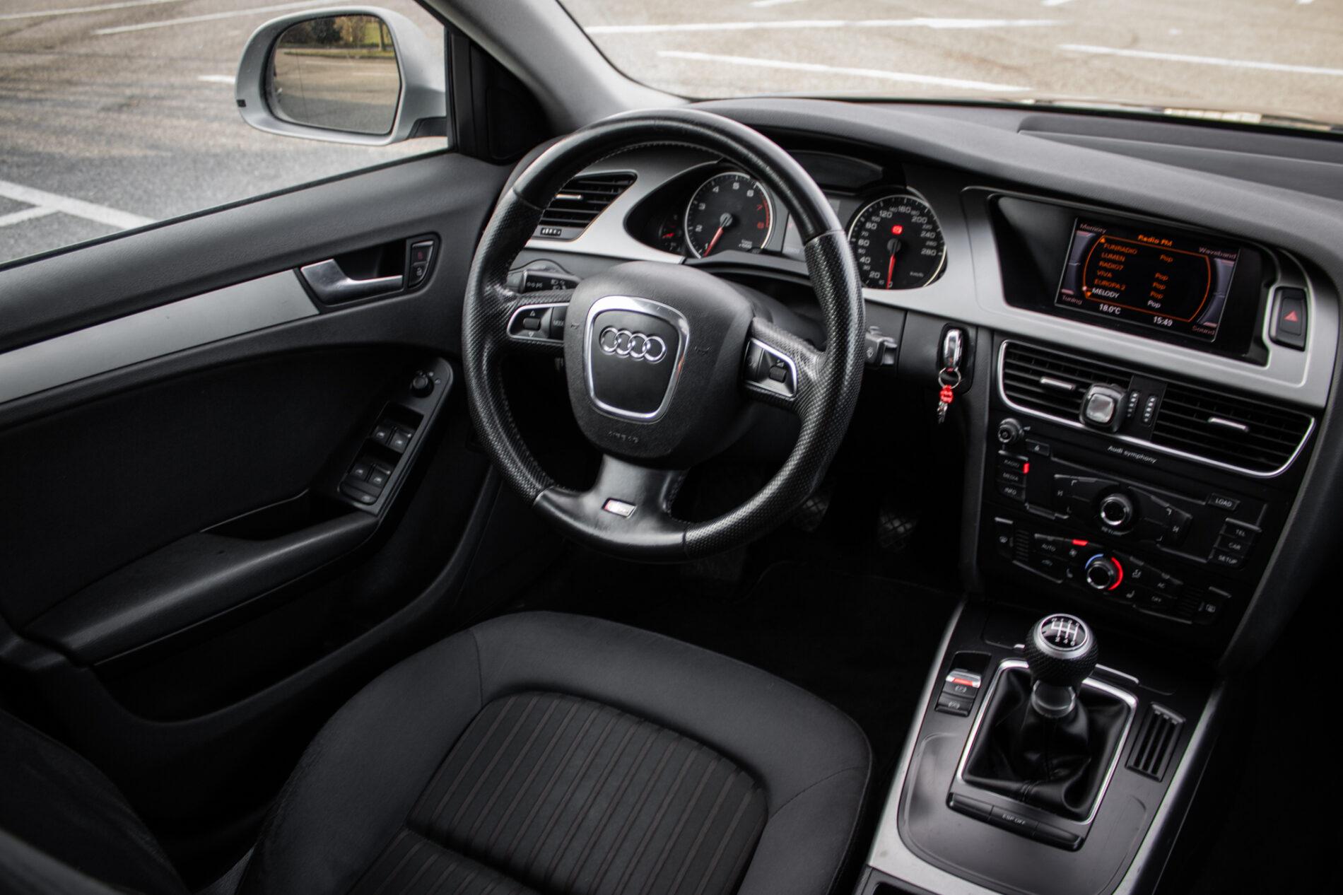 2008 AUDI A4, čierna sedan, 299 650 km