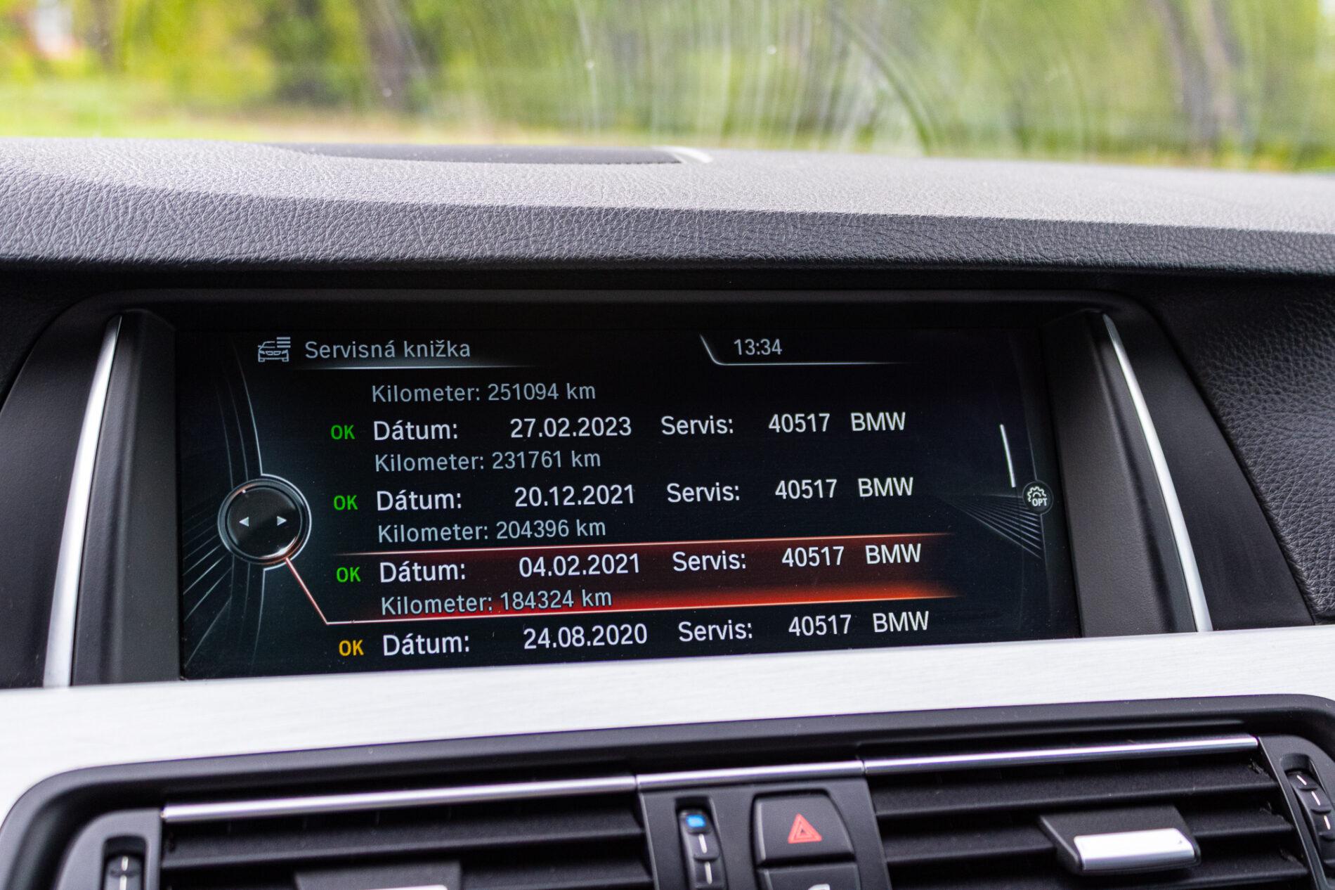 2013 BMW 530d, biela sedan, 300 588 km