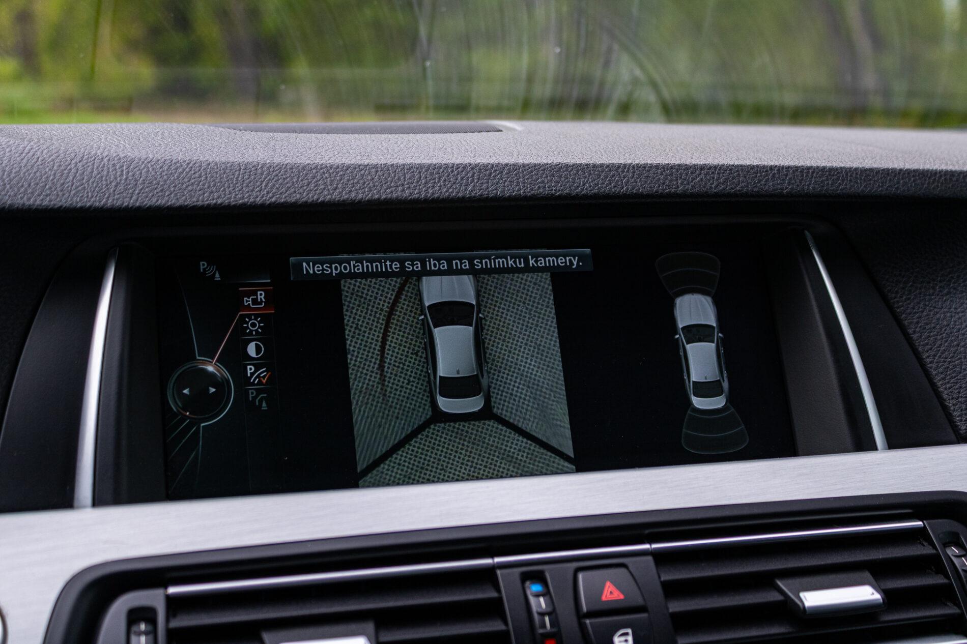 2013 BMW 530d, biela sedan, 300 588 km