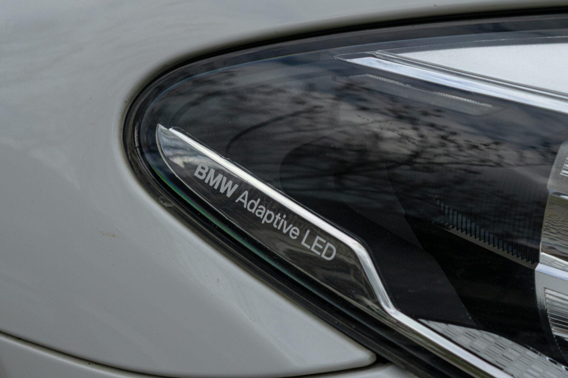 2013 BMW 530d, biela sedan, 300 588 km