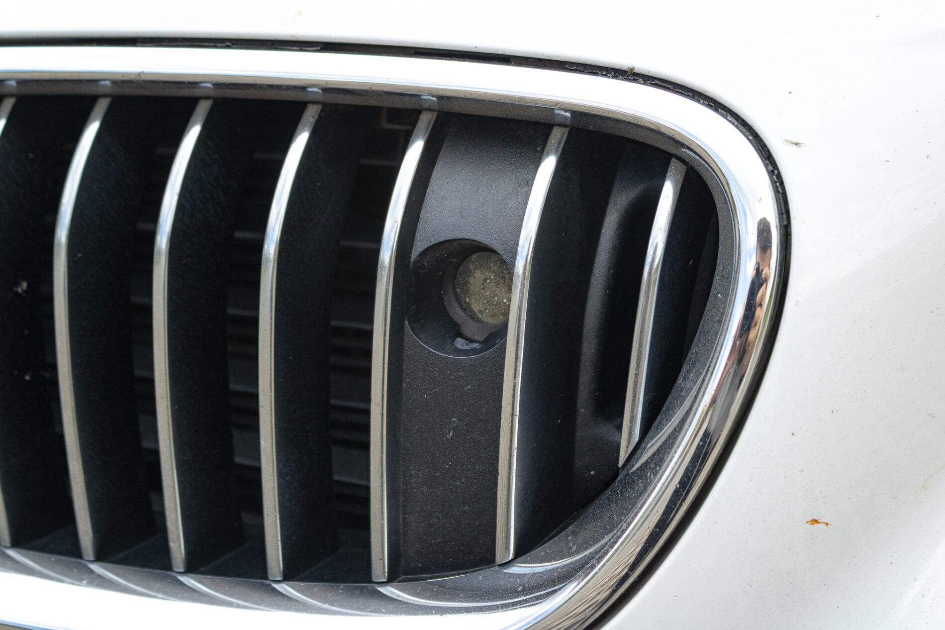 2013 BMW 530d, biela sedan, 300 588 km