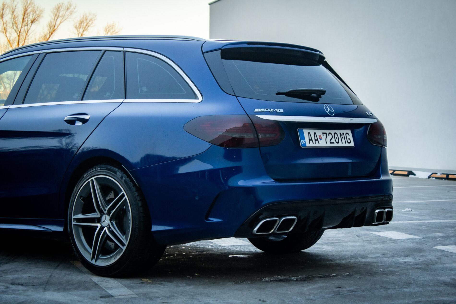 2019 Mercedes-Benz C 63 AMG, modrá kombi, 96 334 km