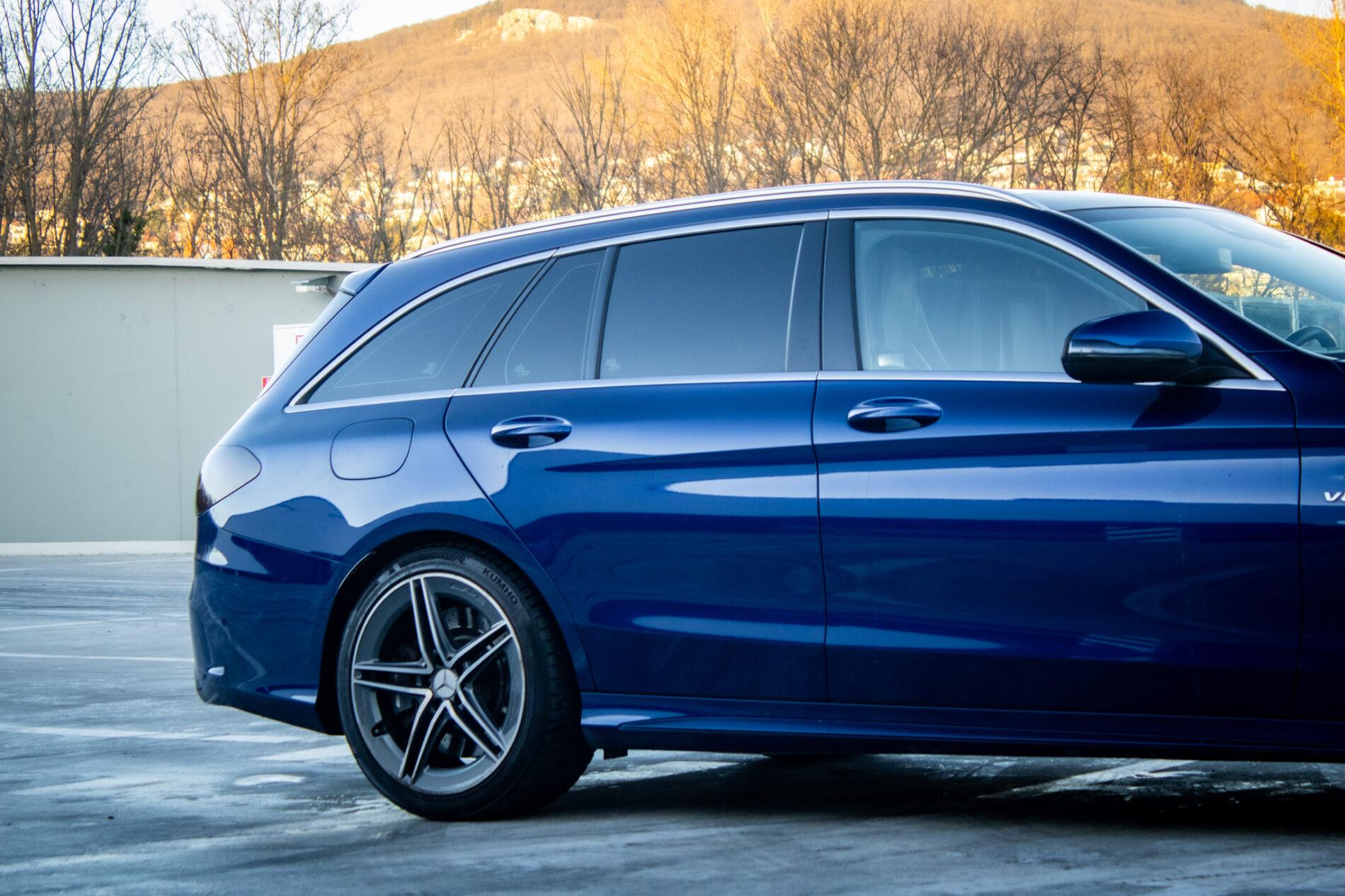 2019 Mercedes-Benz C 63 AMG, modrá kombi, 96 334 km