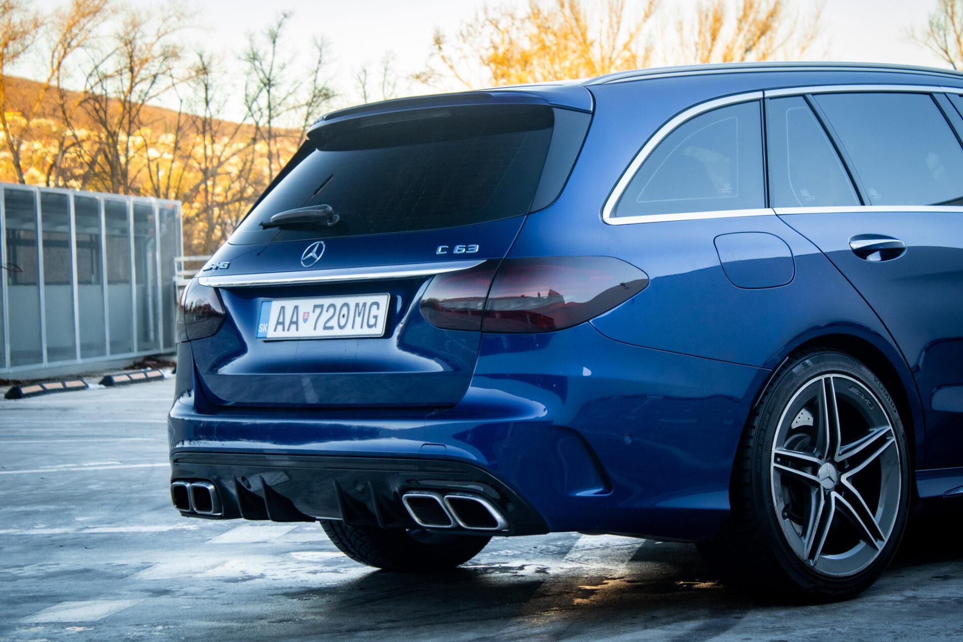 2019 Mercedes-Benz C 63 AMG, modrá kombi, 96 334 km
