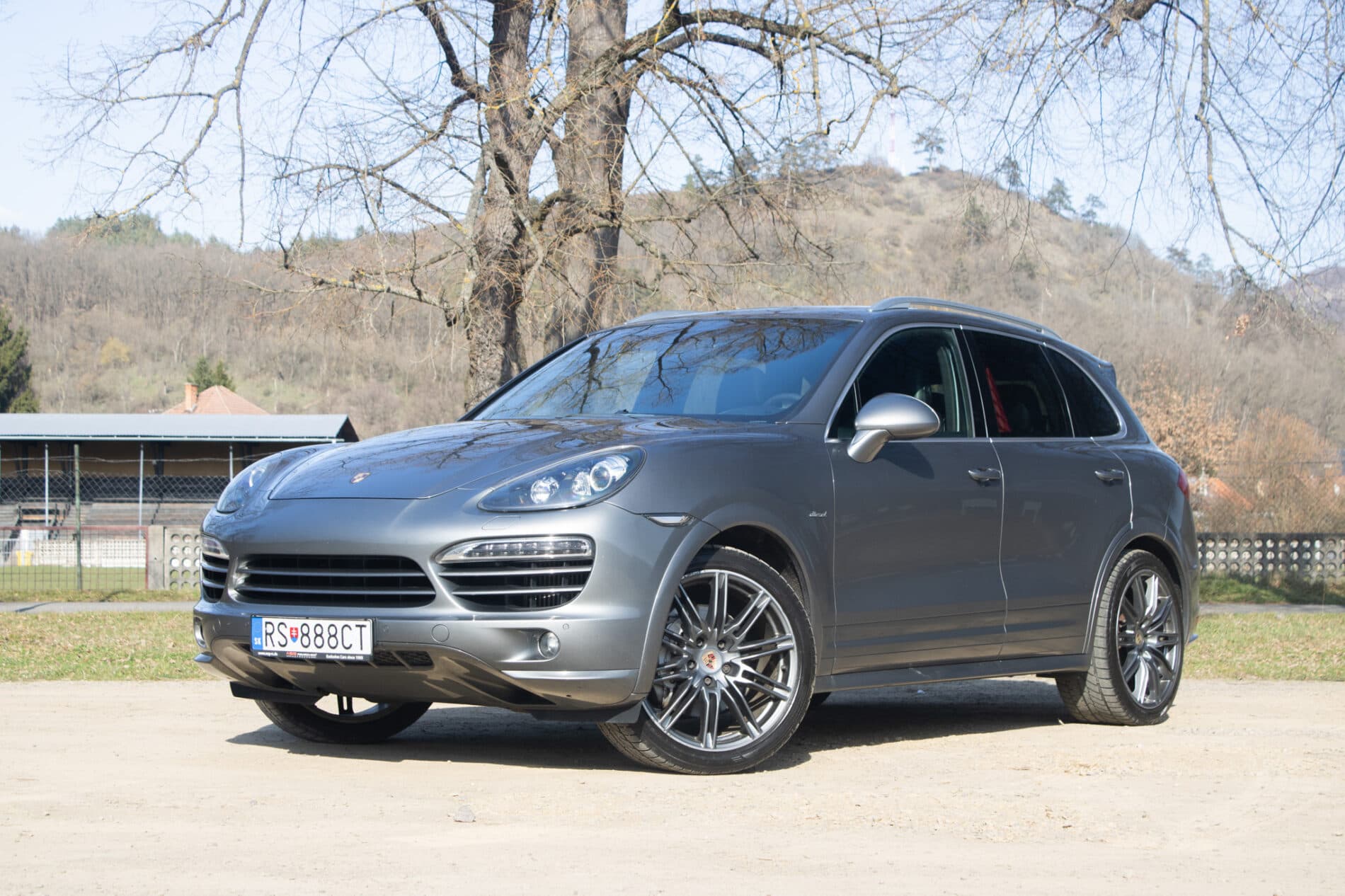 2013 Porsche Cayenne Diesel, sivá suv, 322 202 km