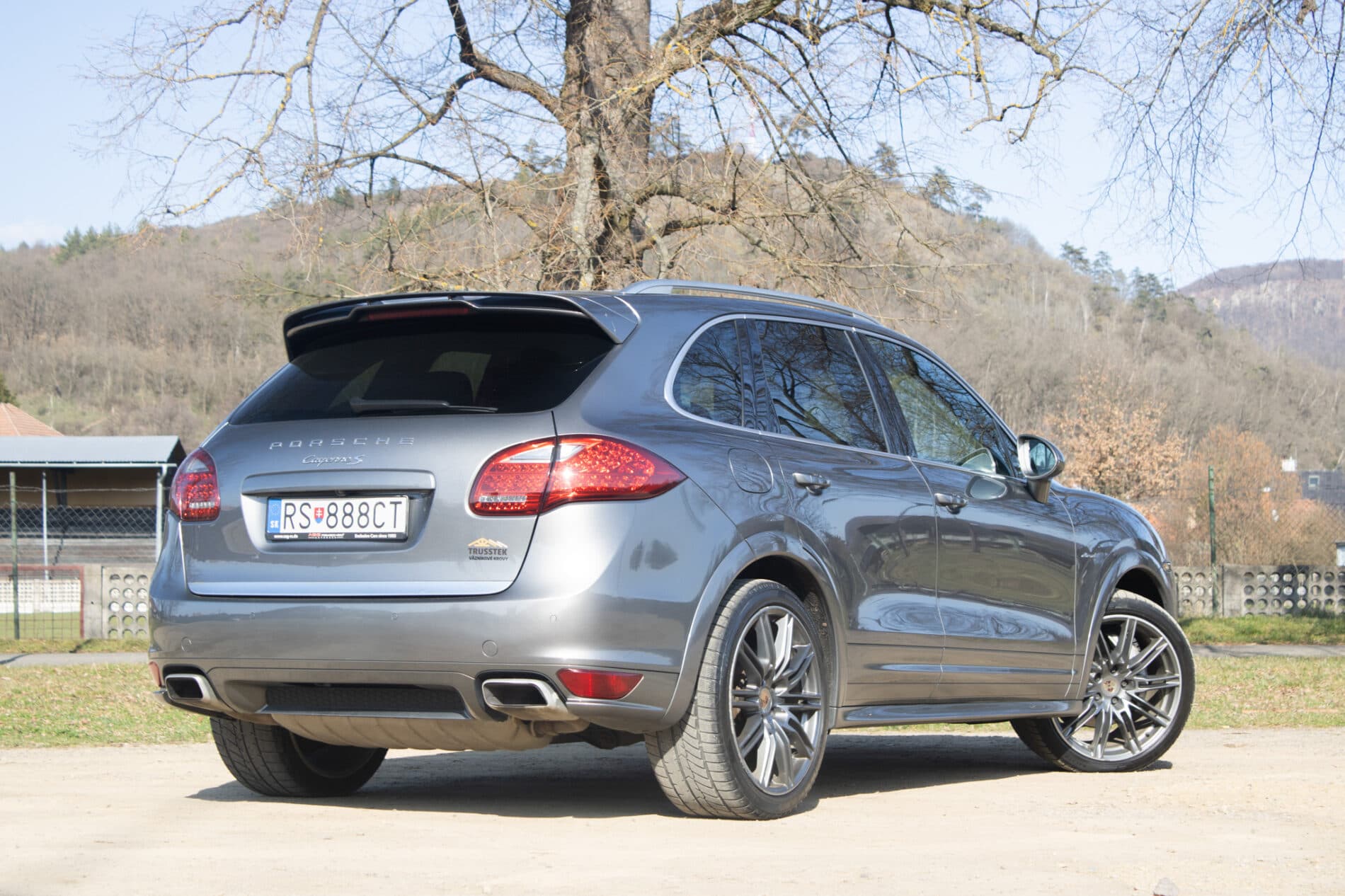 2013 Porsche Cayenne Diesel, sivá suv, 322 202 km