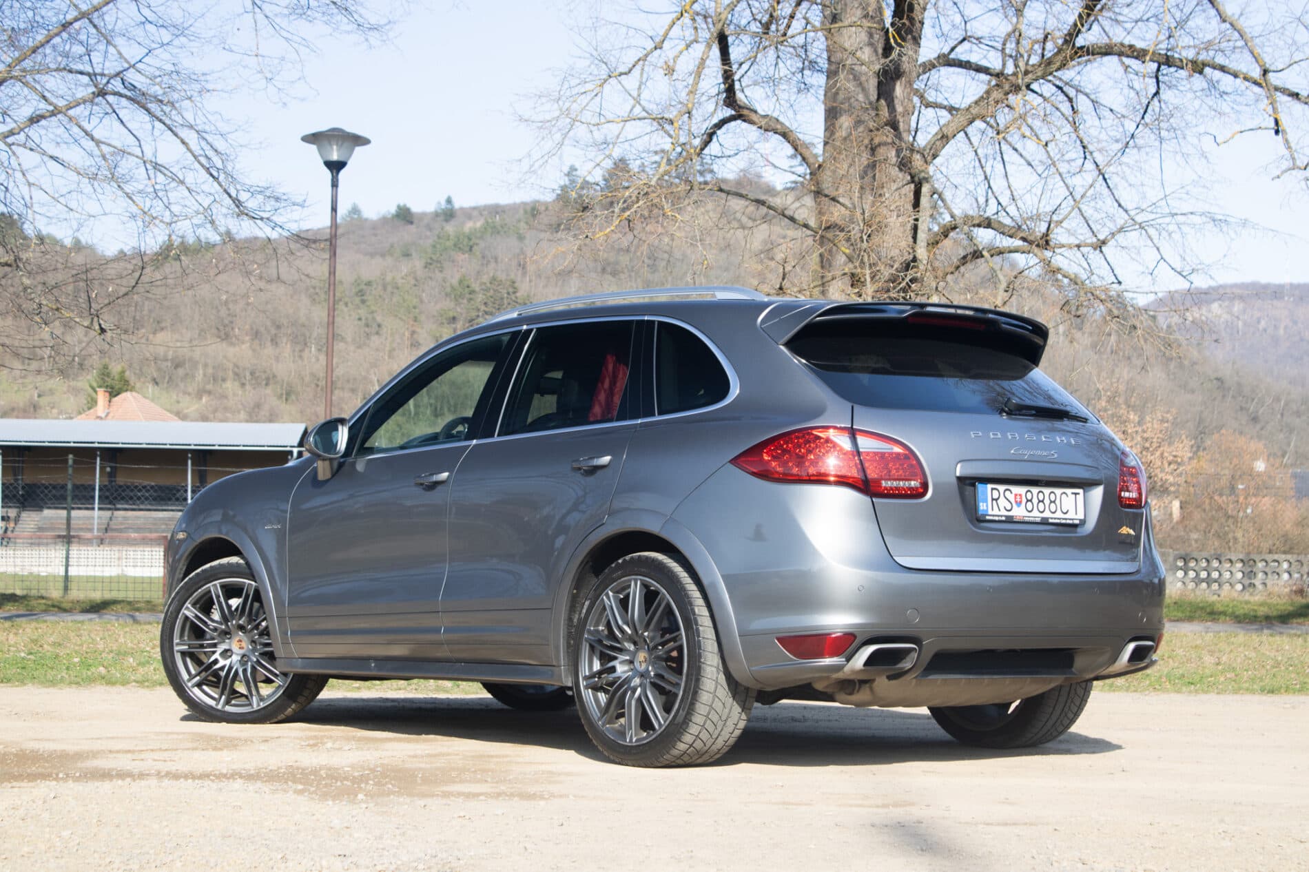 2013 Porsche Cayenne Diesel, sivá suv, 322 202 km