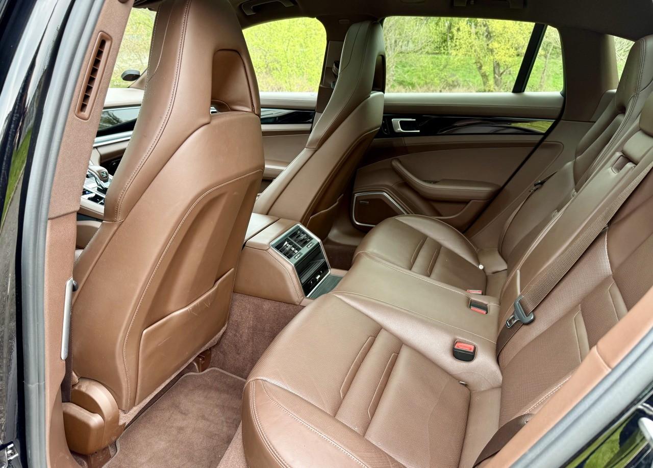 2018 Porsche Panamera 4S Sport Turismo, čierna kombi, 106 000 km