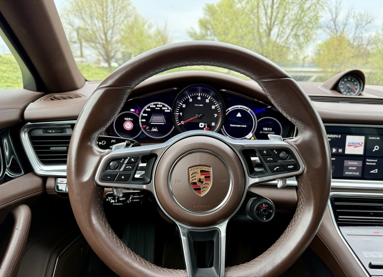 2018 Porsche Panamera 4S Sport Turismo, čierna kombi, 106 000 km