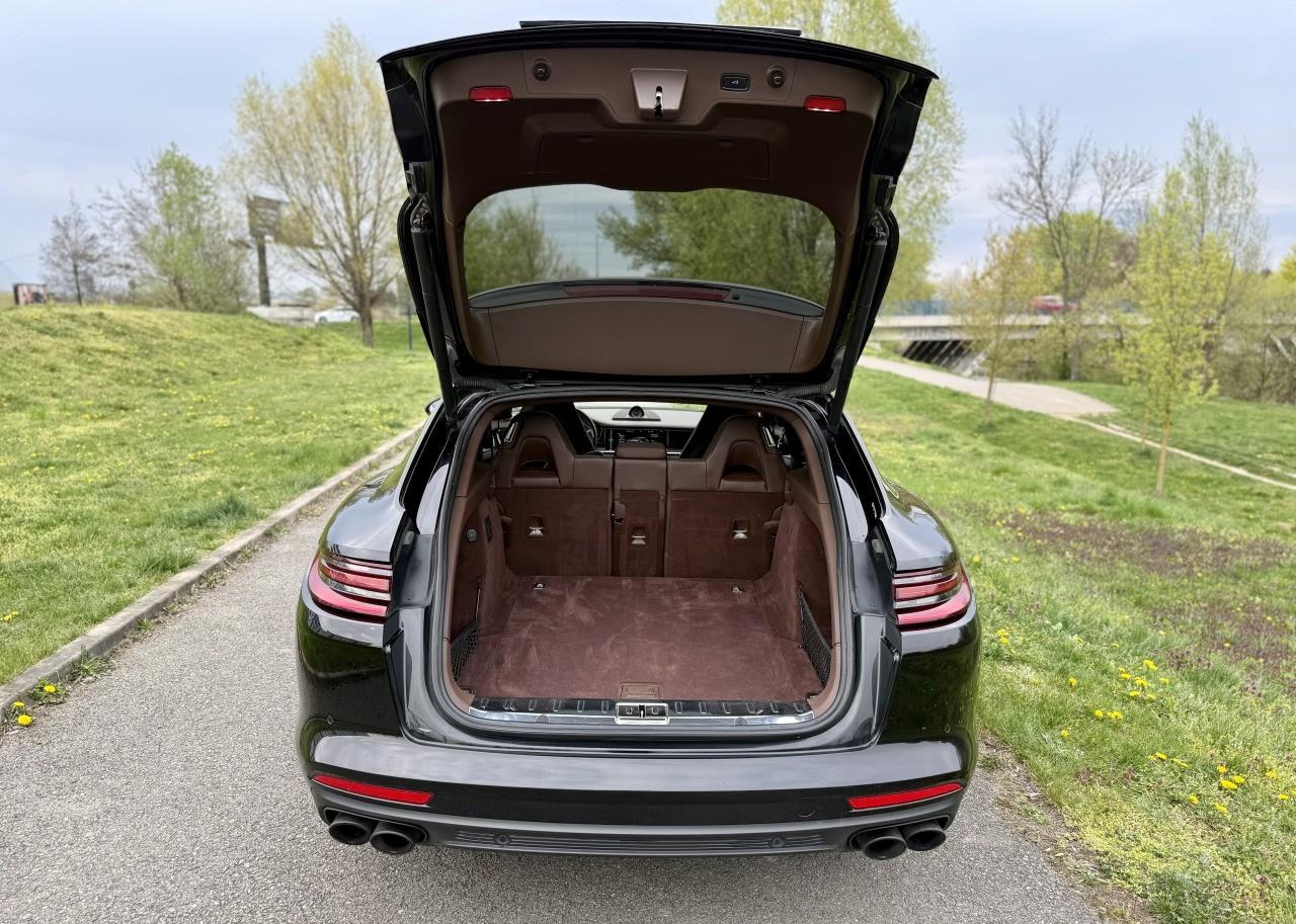 2018 Porsche Panamera 4S Sport Turismo, čierna kombi, 106 000 km