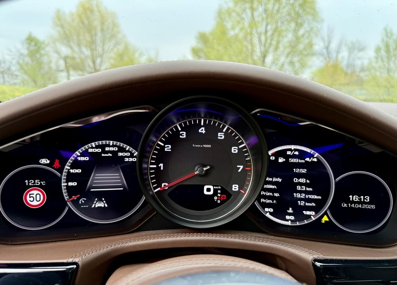 2018 Porsche Panamera 4S Sport Turismo, čierna kombi, 106 000 km