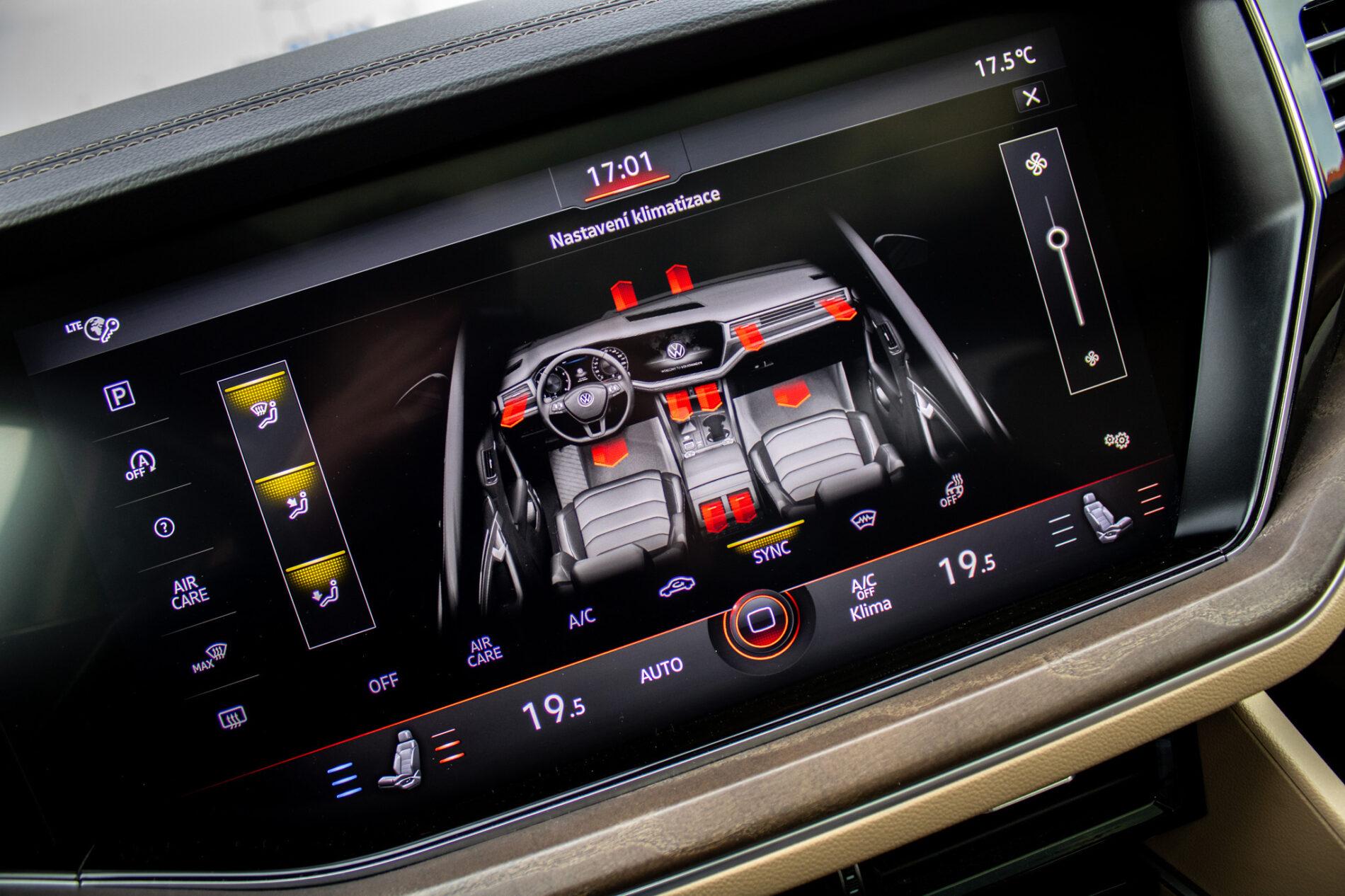 2019 Volkswagen Touareg, biela suv, 136 410 km