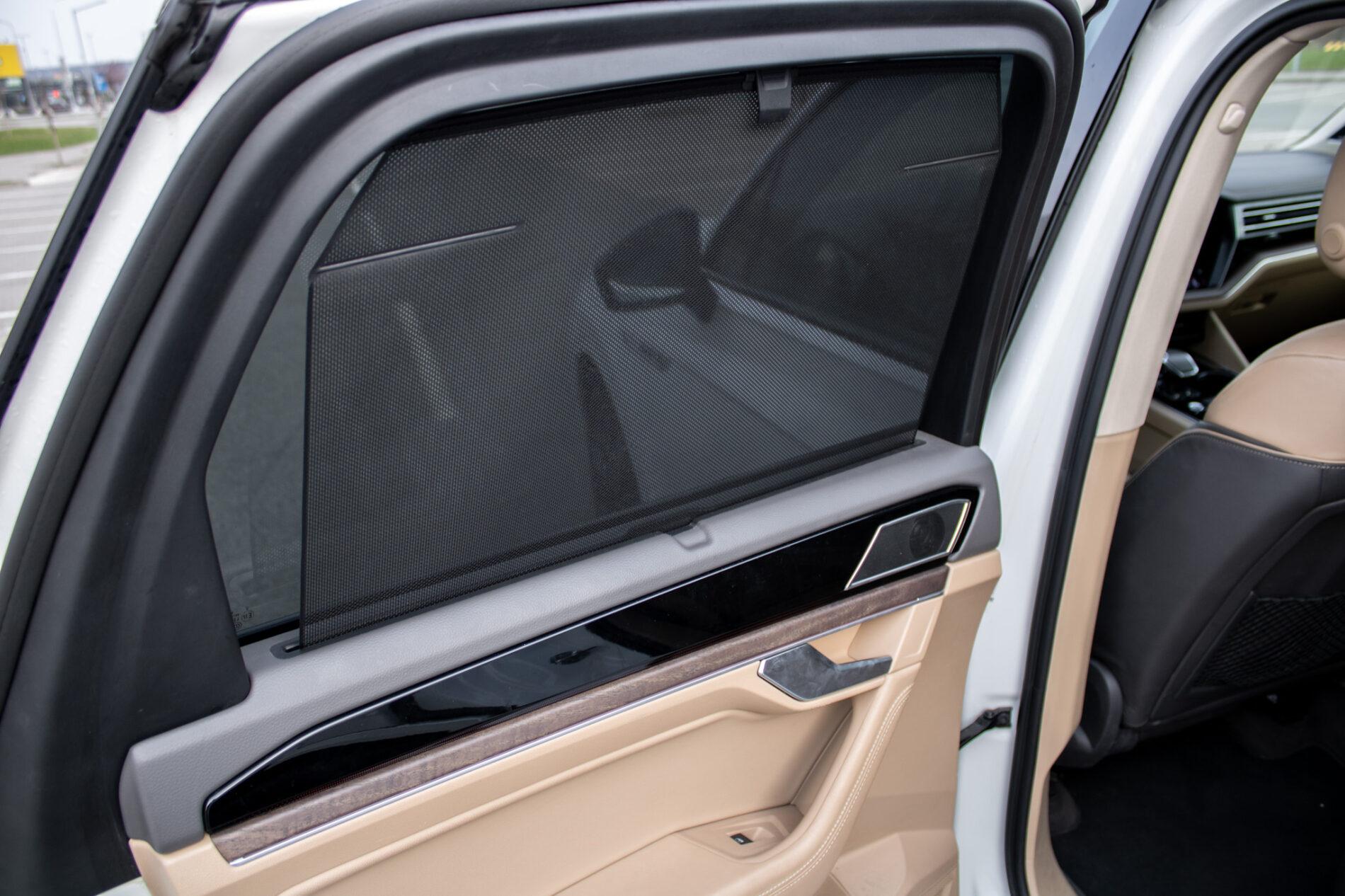 2019 Volkswagen Touareg, biela suv, 136 410 km