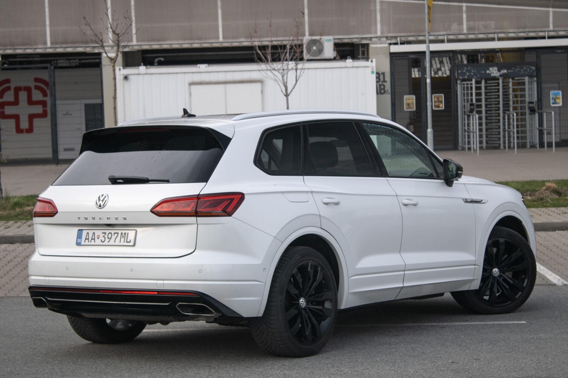 2019 Volkswagen Touareg, biela suv, 136 410 km