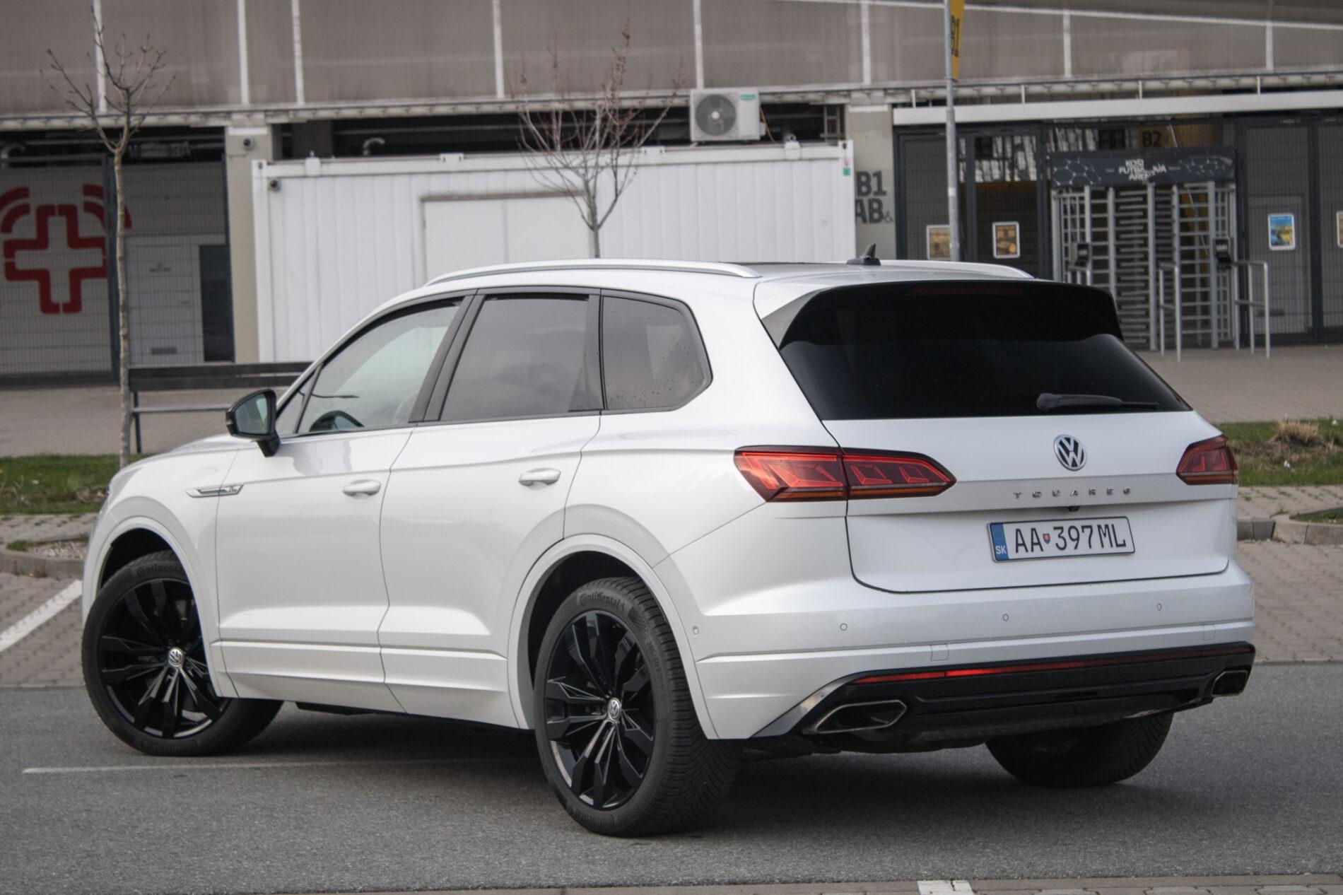 2019 Volkswagen Touareg, biela suv, 136 410 km