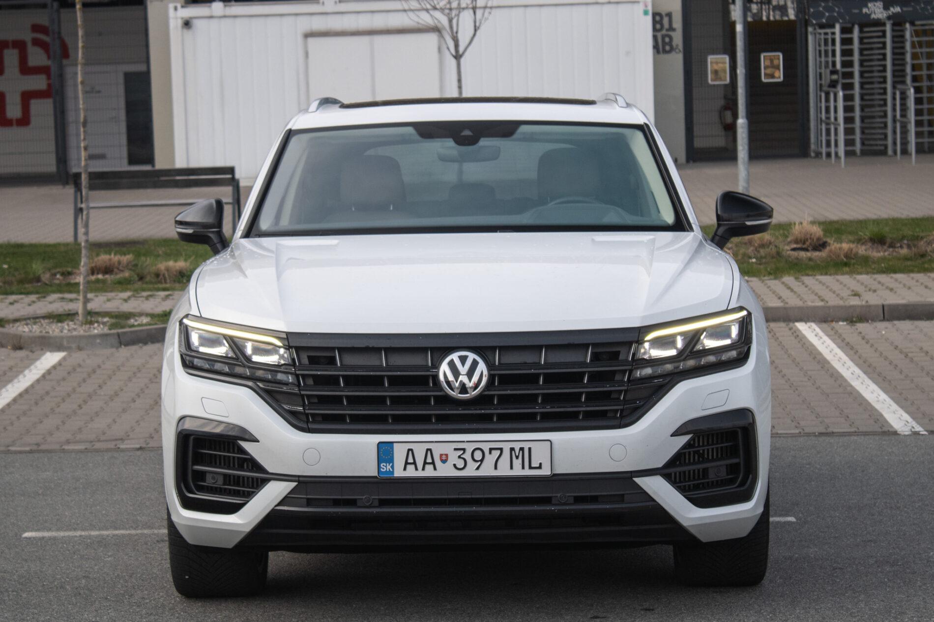 2019 Volkswagen Touareg, biela suv, 136 410 km