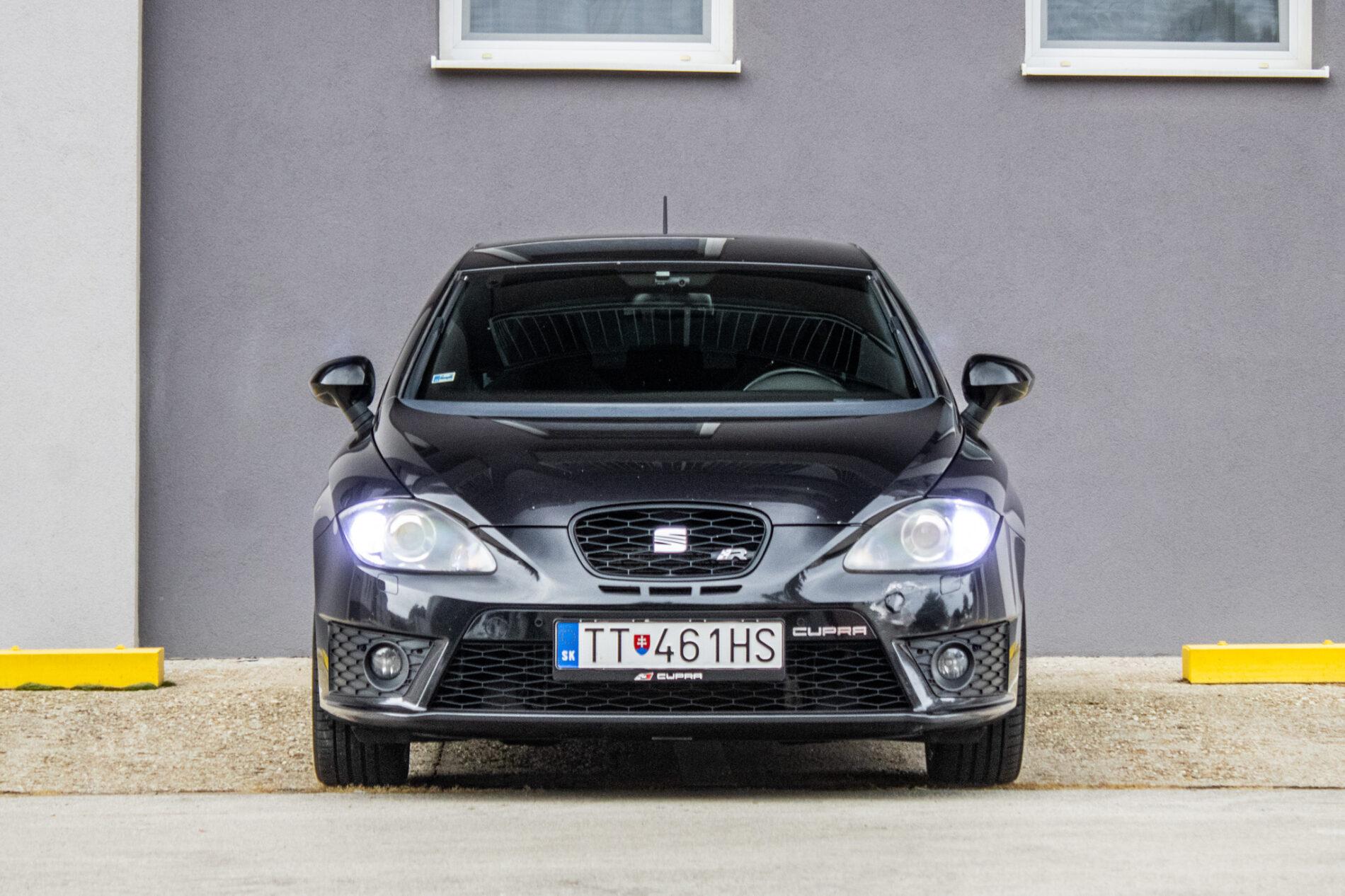 2009 Seat Leon Cupra R, čierna hatchback, 319 291 km