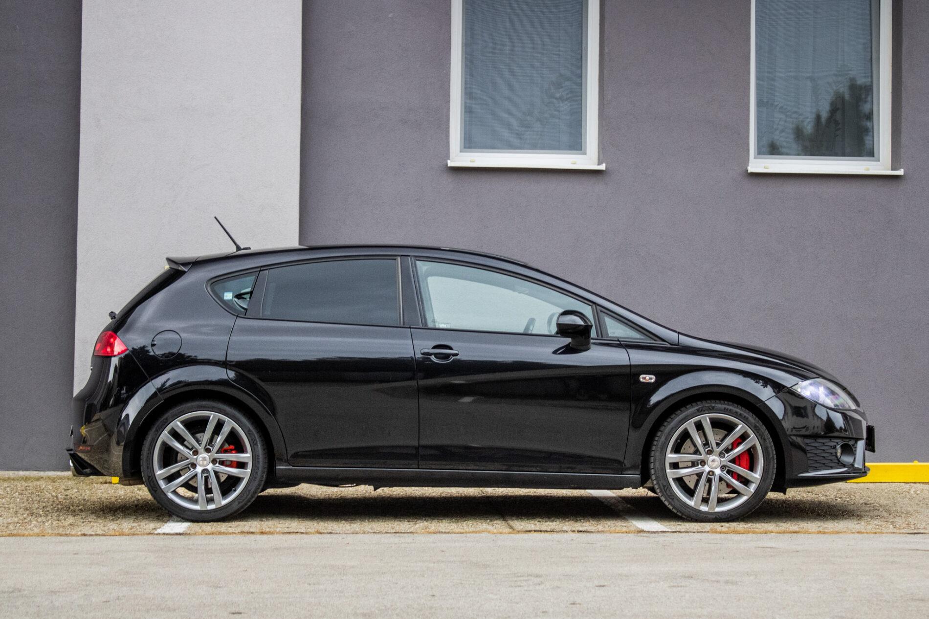 2009 Seat Leon Cupra R, čierna hatchback, 319 291 km