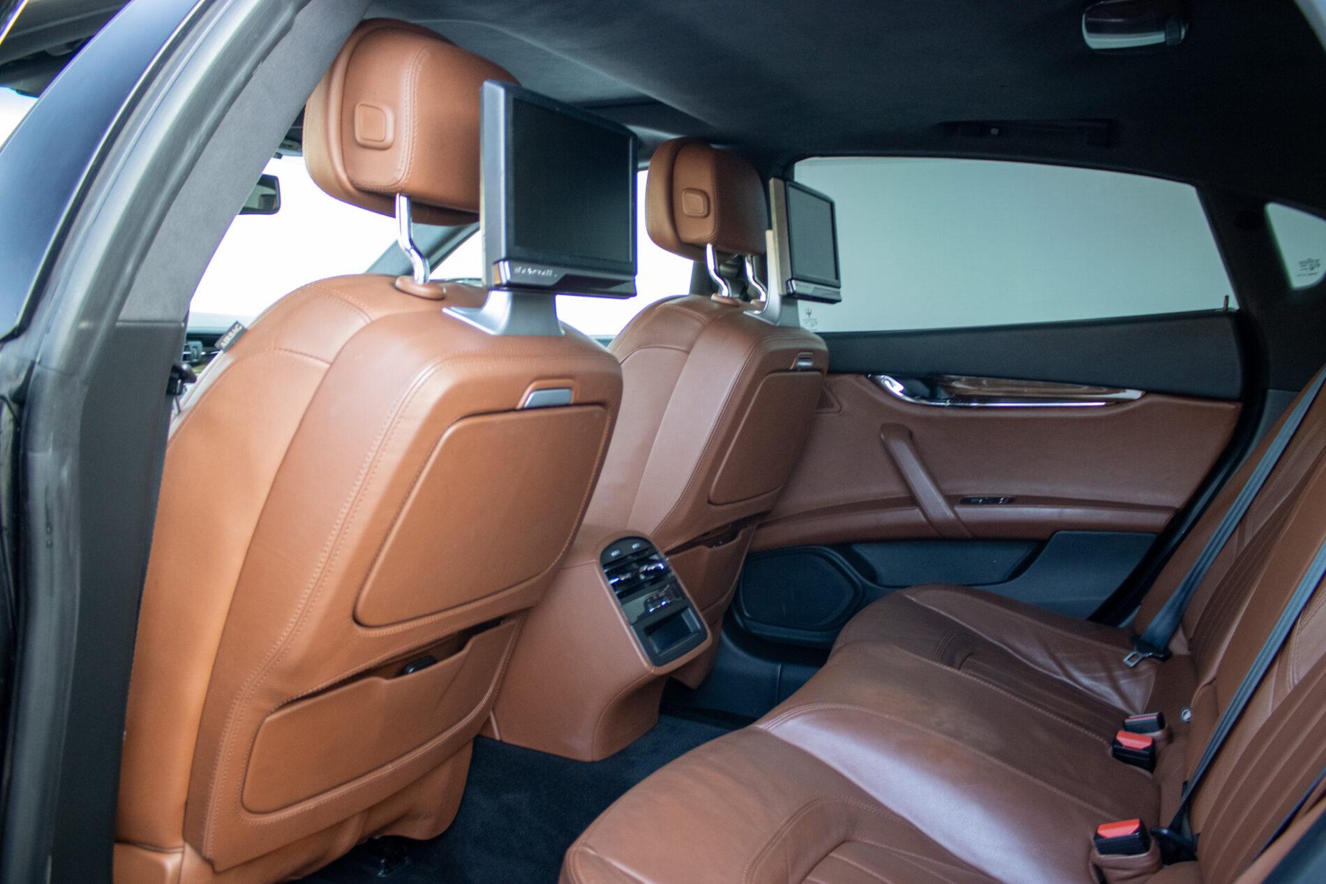 2014 Maserati Quattroporte, čierna sedan, 120 000 km