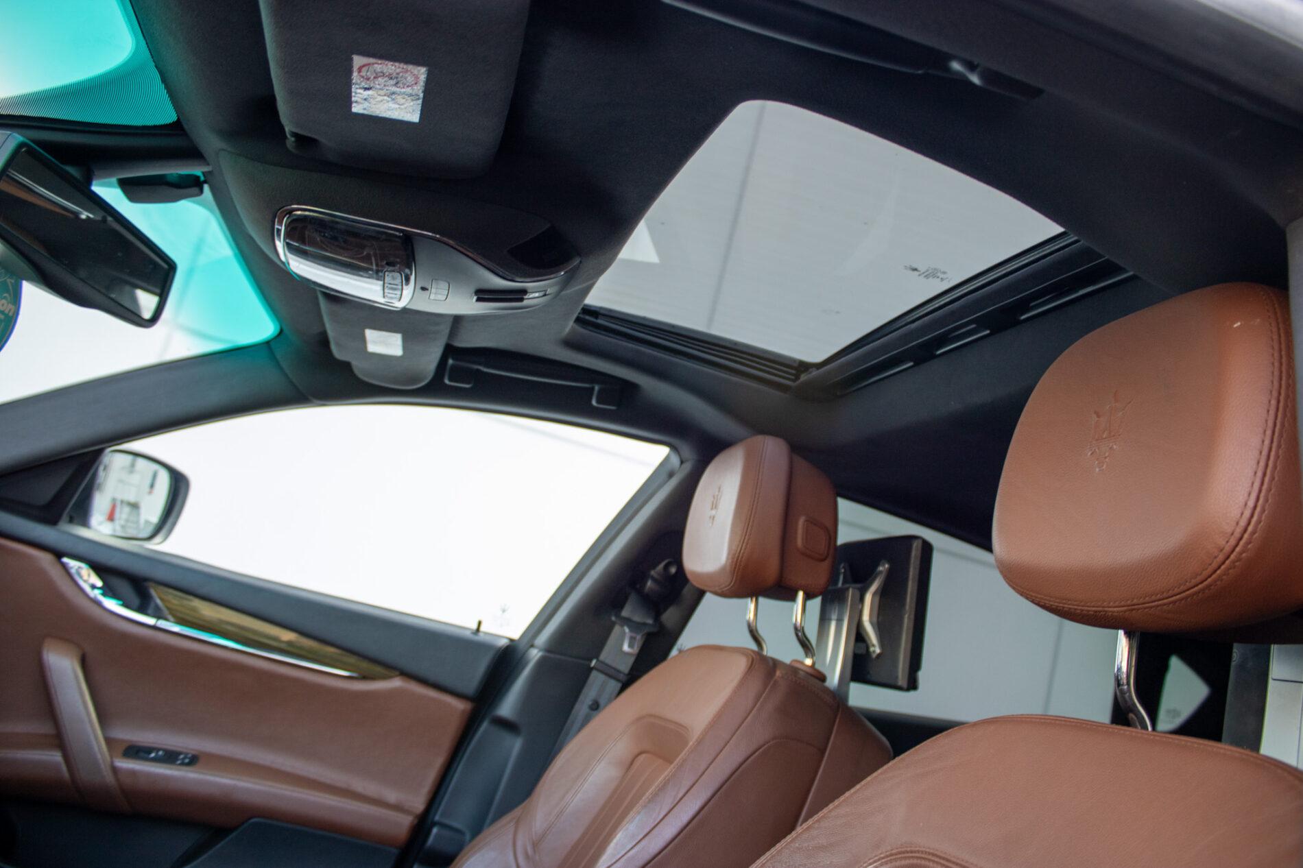 2014 Maserati Quattroporte, čierna sedan, 120 000 km