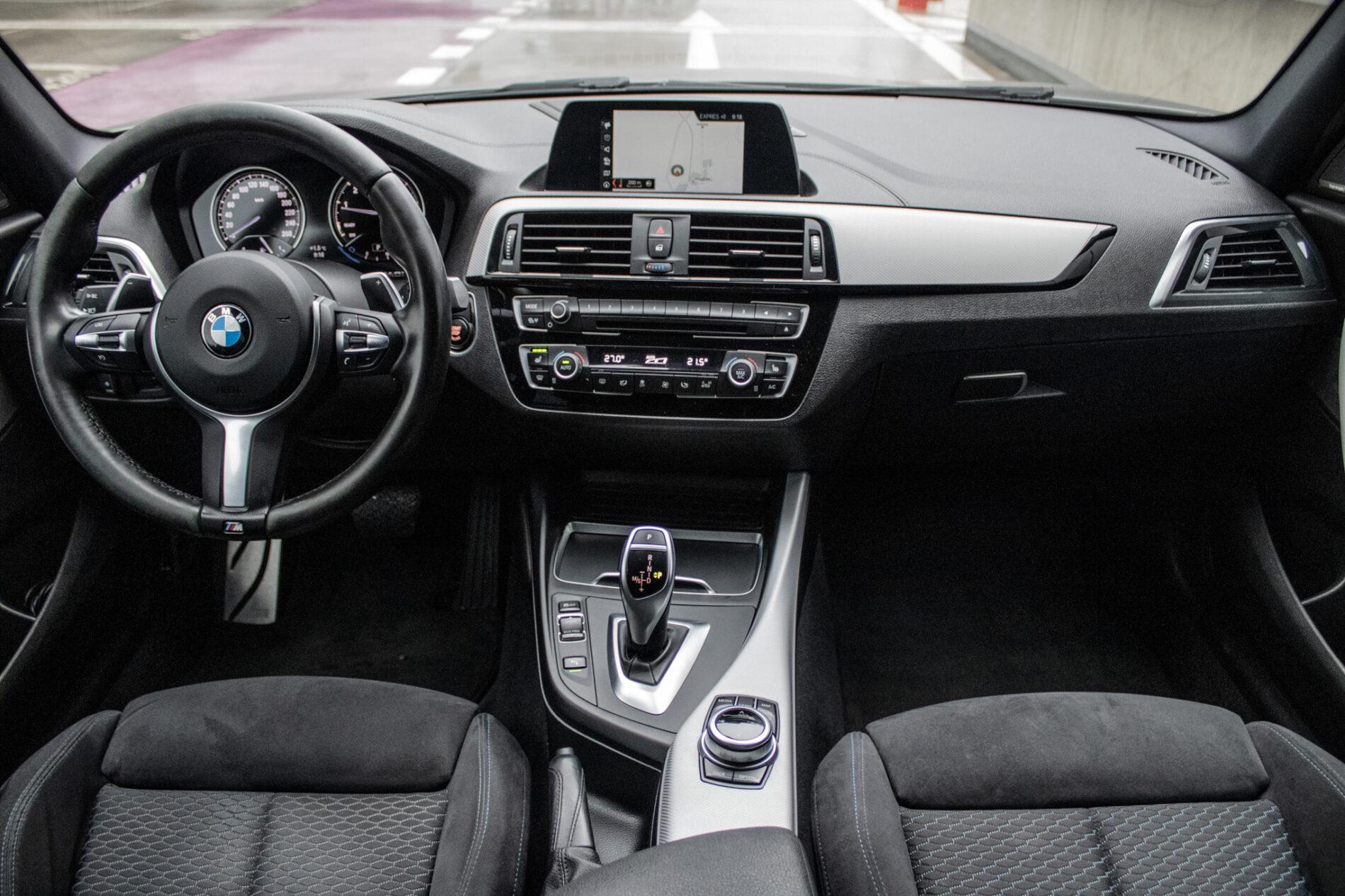 2018 BMW M140i, sivá hatchback, 144 720 km