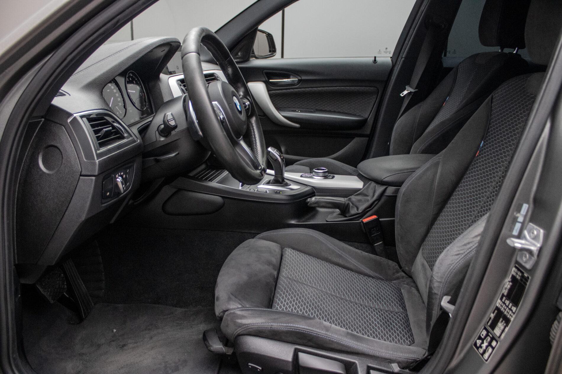 2018 BMW M140i, sivá hatchback, 144 720 km