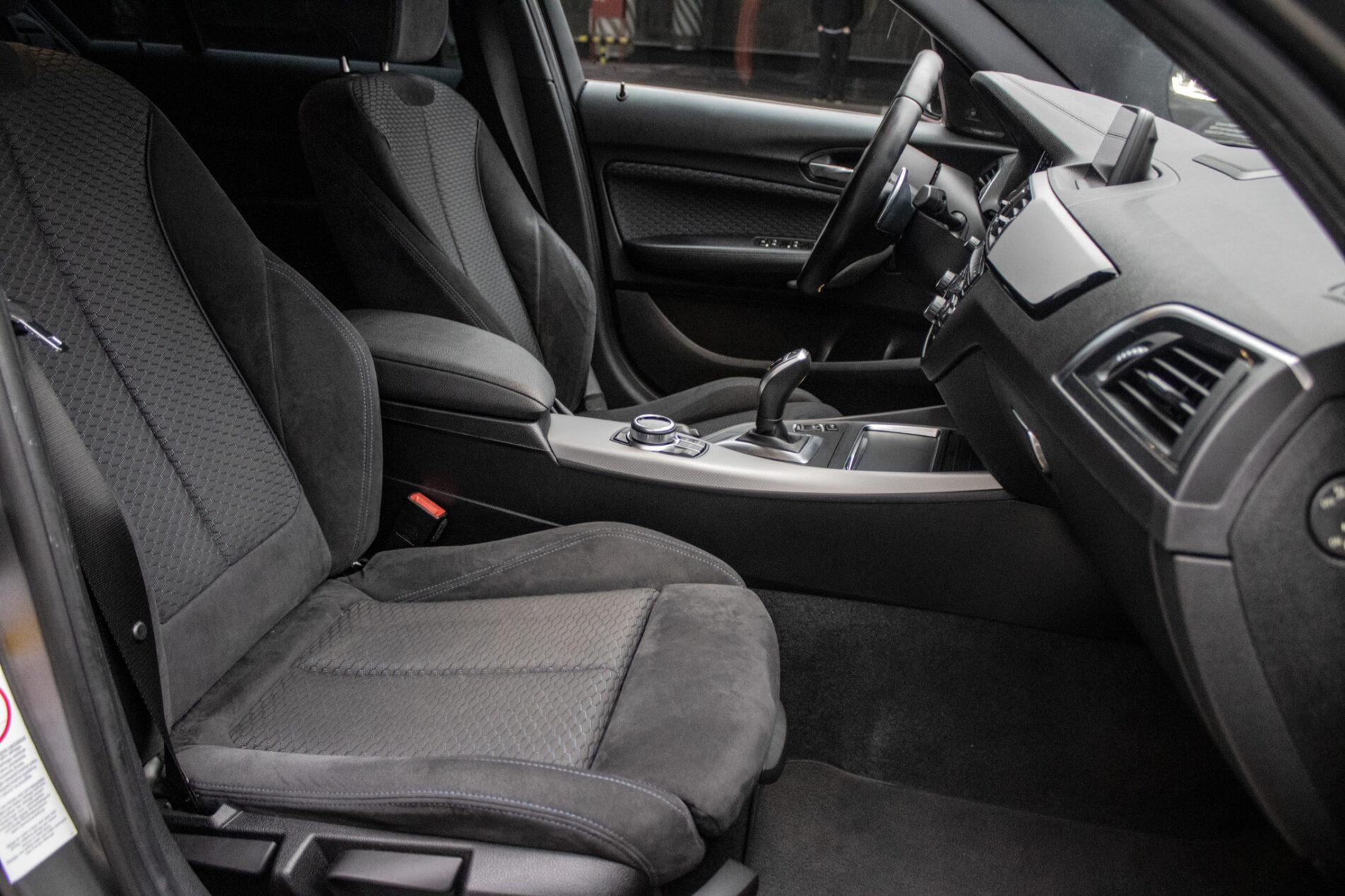 2018 BMW M140i, sivá hatchback, 144 720 km