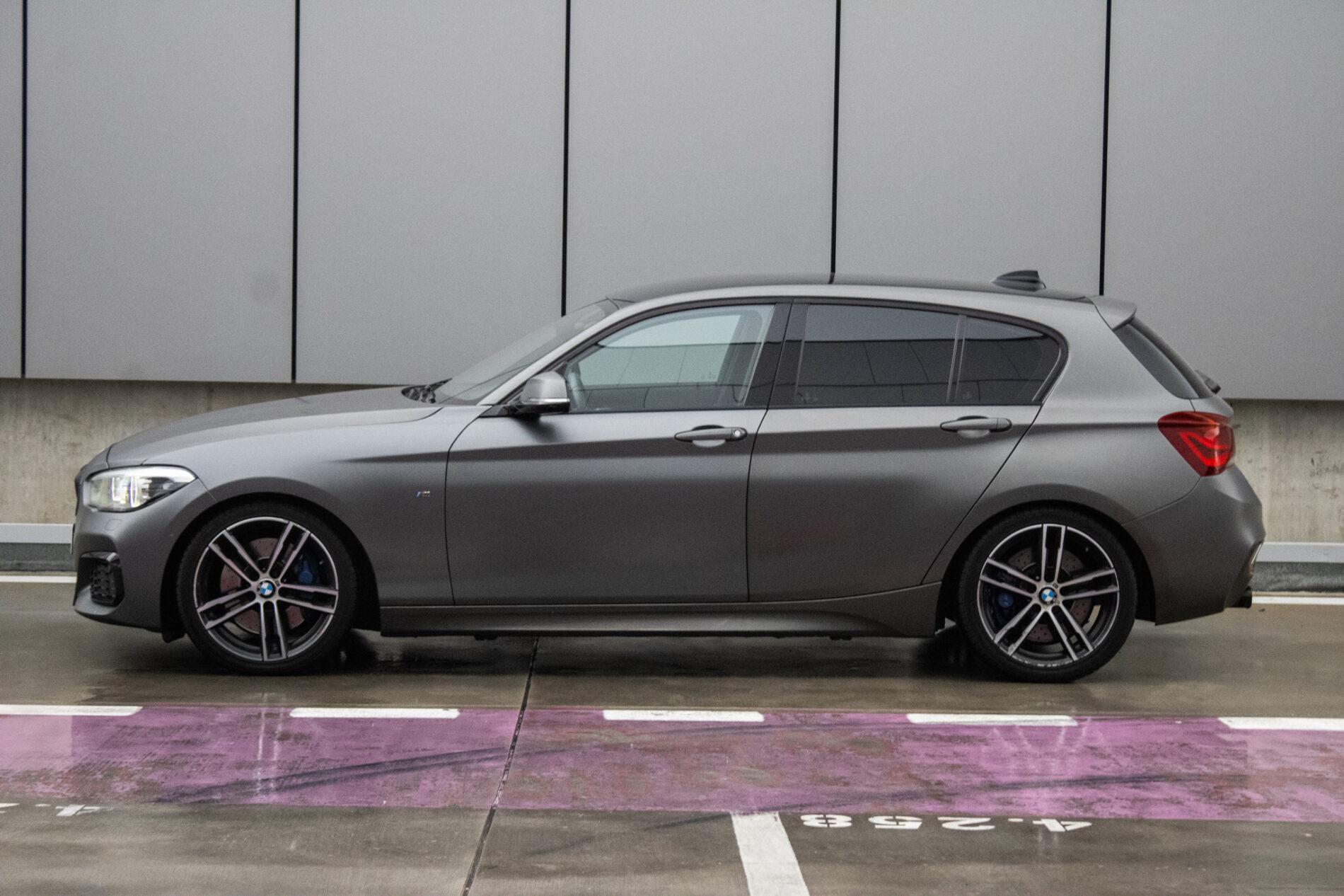 2018 BMW M140i, sivá hatchback, 144 720 km