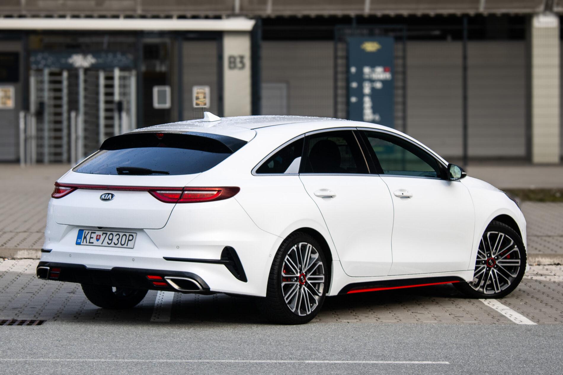2019 Kia ProCeed GT, biela hatchback, 115 981 km