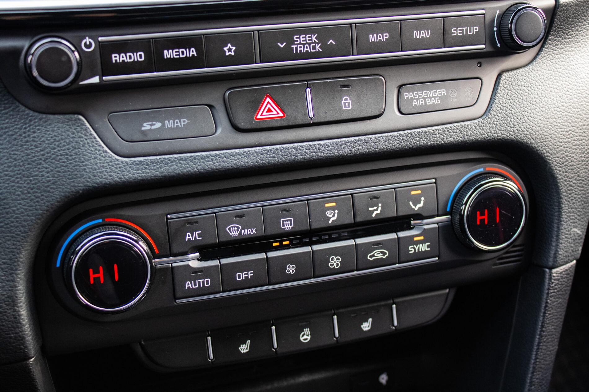 2019 Kia ProCeed GT, biela hatchback, 115 981 km
