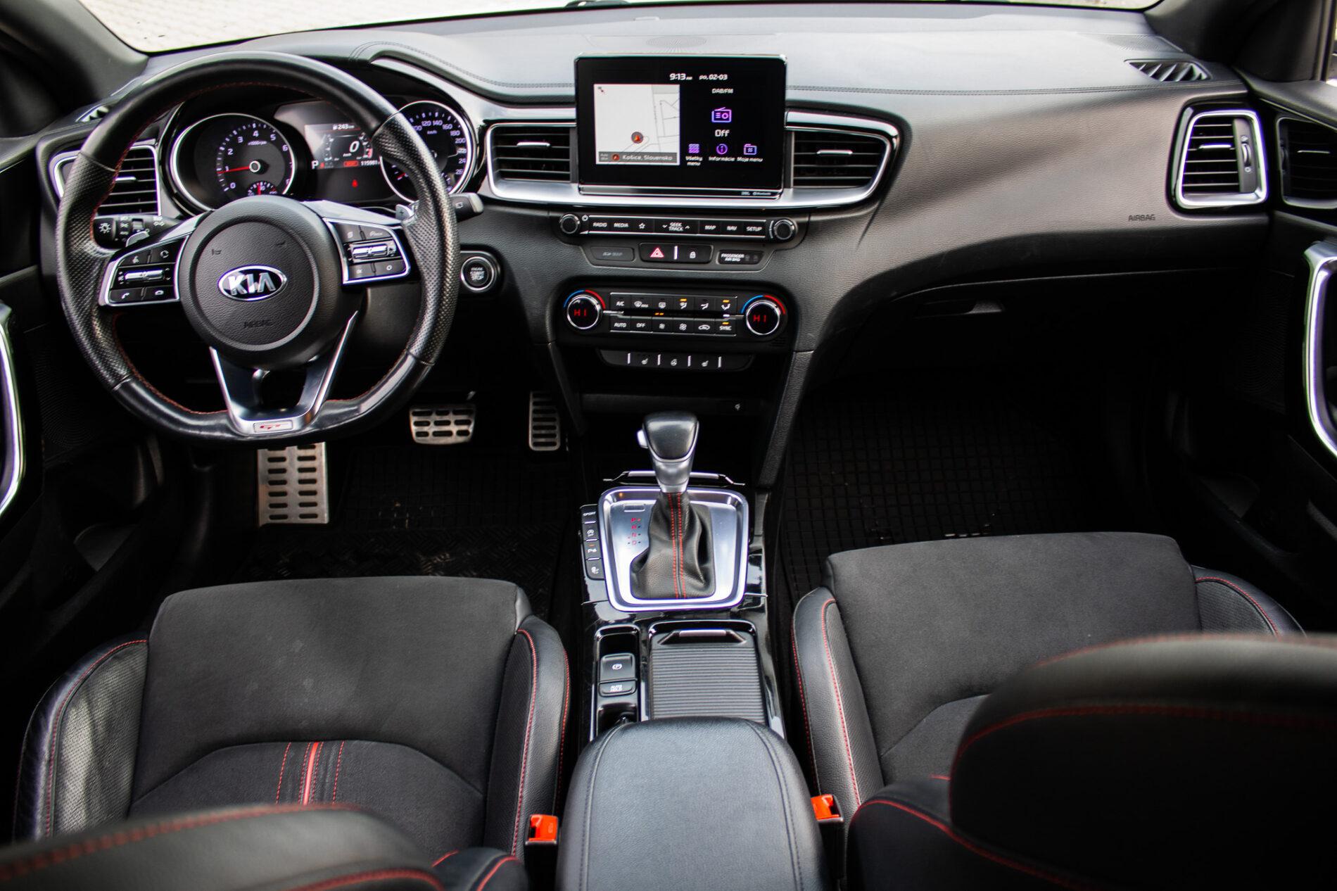 2019 Kia ProCeed GT, biela hatchback, 115 981 km