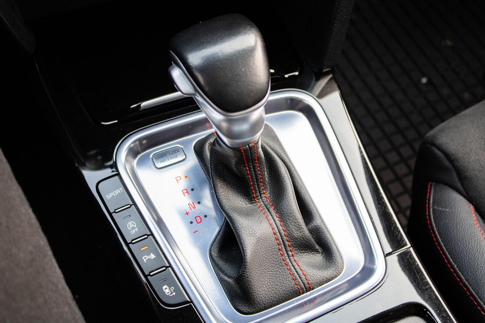 2019 Kia ProCeed GT, biela hatchback, 115 981 km