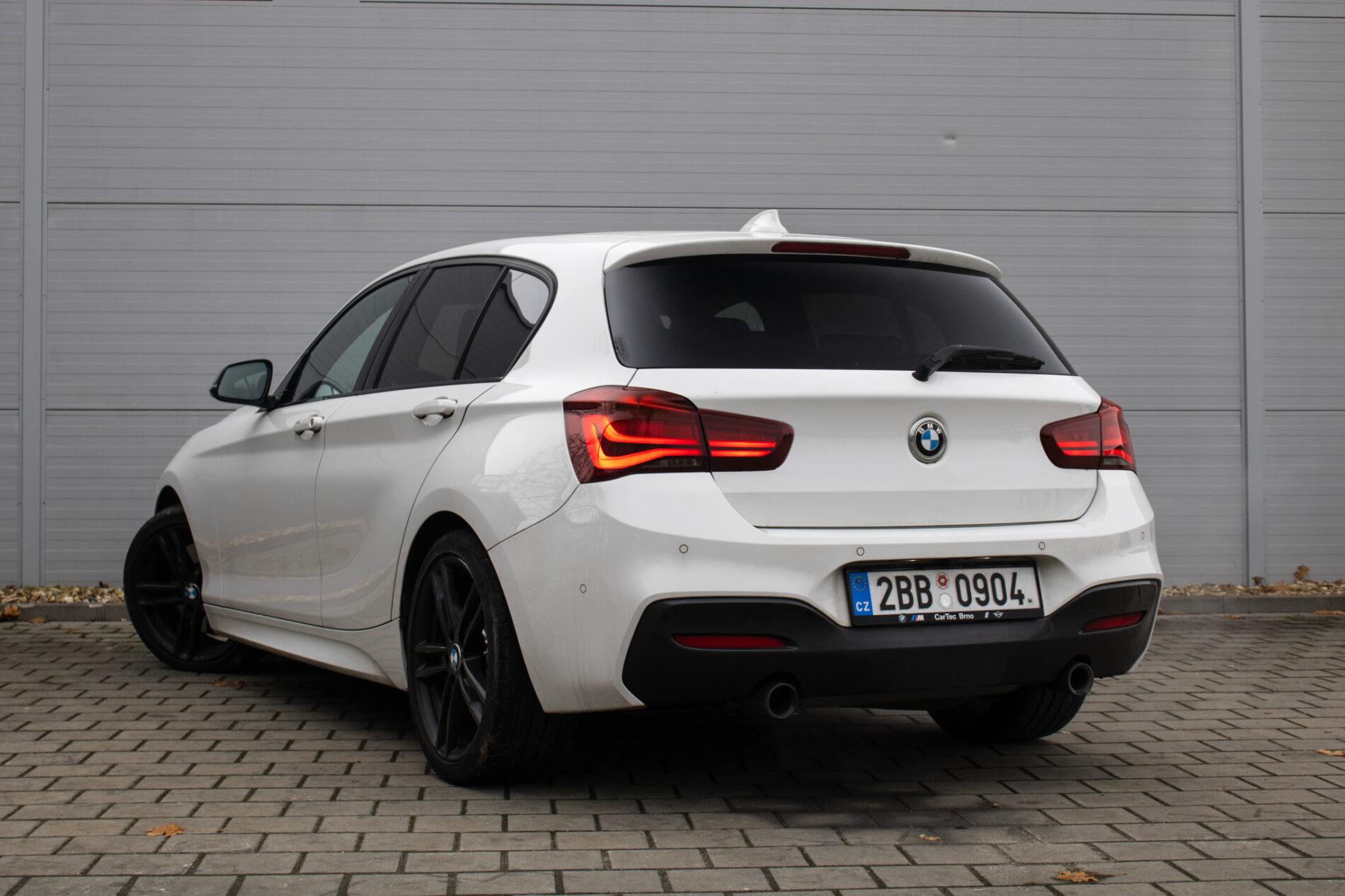 2019 BMW M140i, biela hatchback, 128 000 km