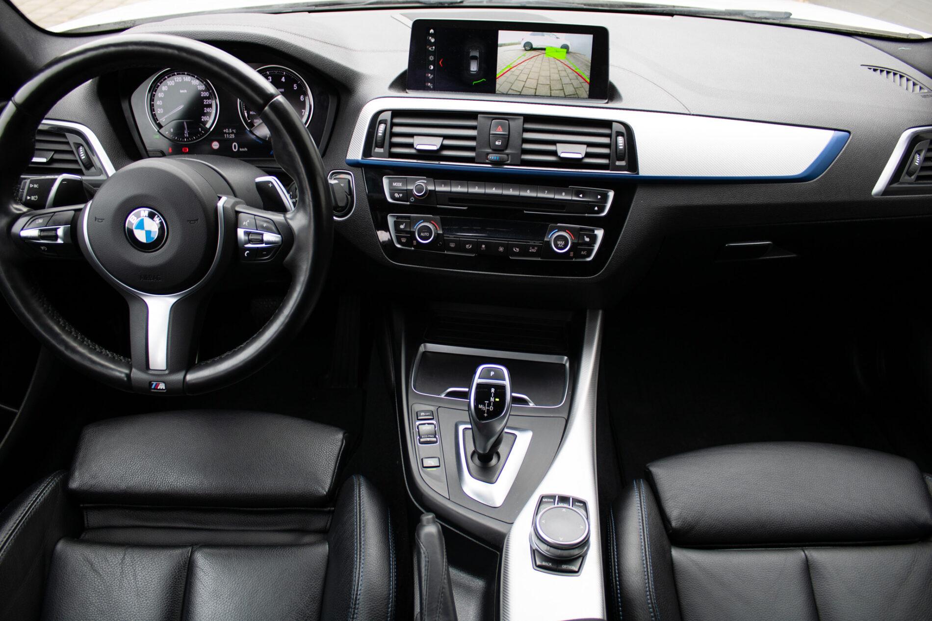 2019 BMW M140i, biela hatchback, 128 000 km