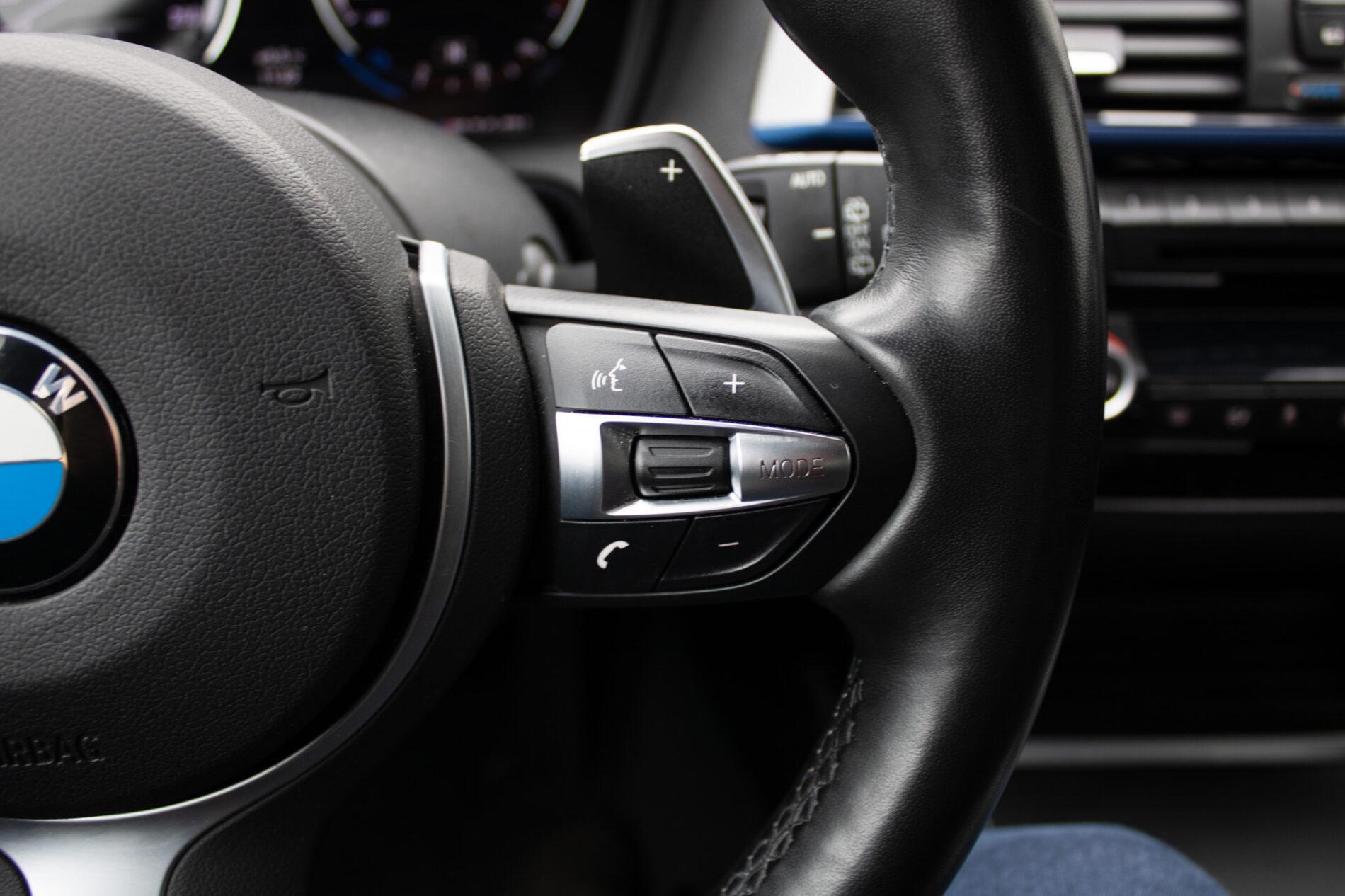 2019 BMW M140i, biela hatchback, 128 000 km