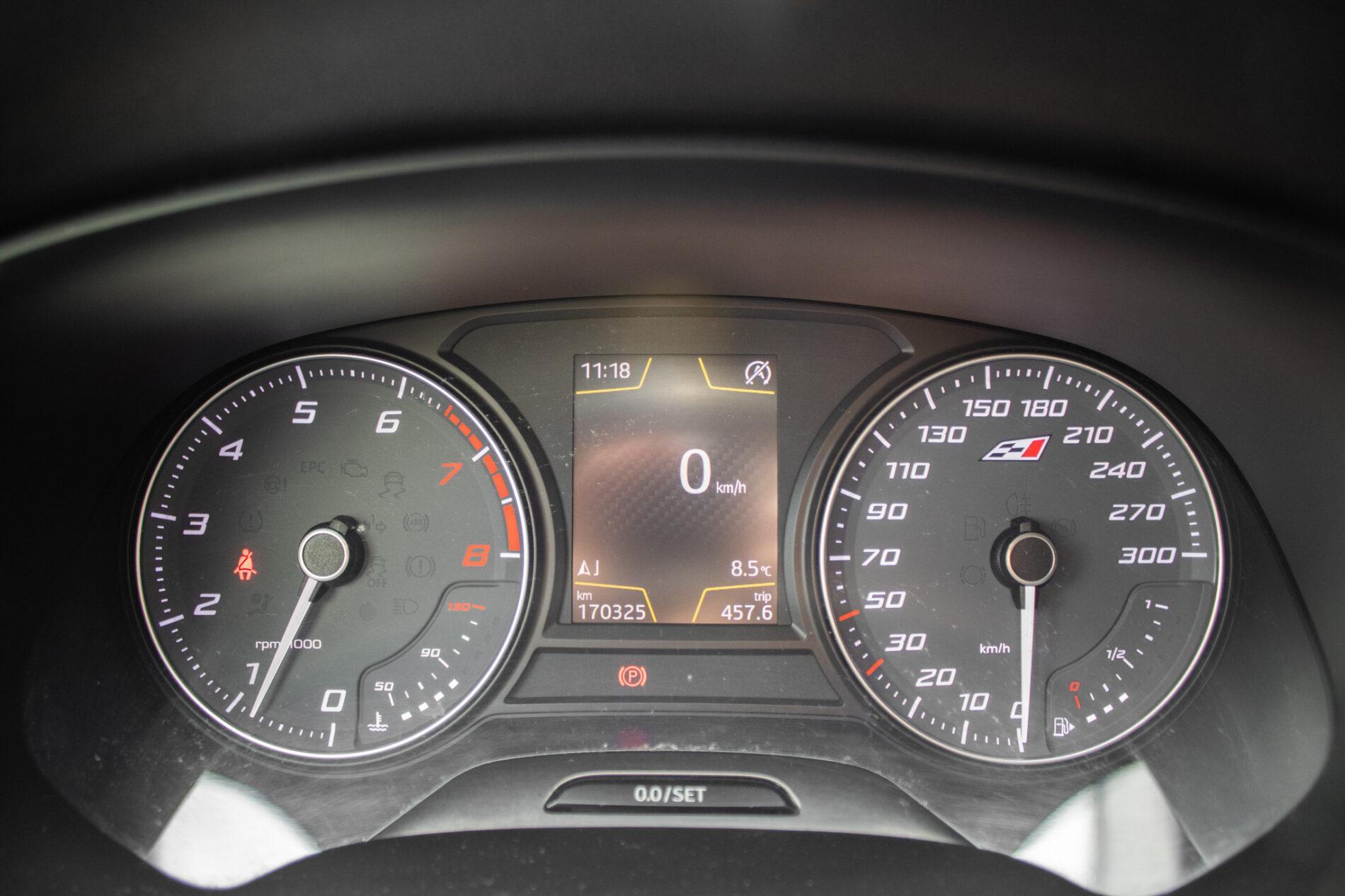 2016 Seat Leon Cupra, modrá kombi, 170 000 km