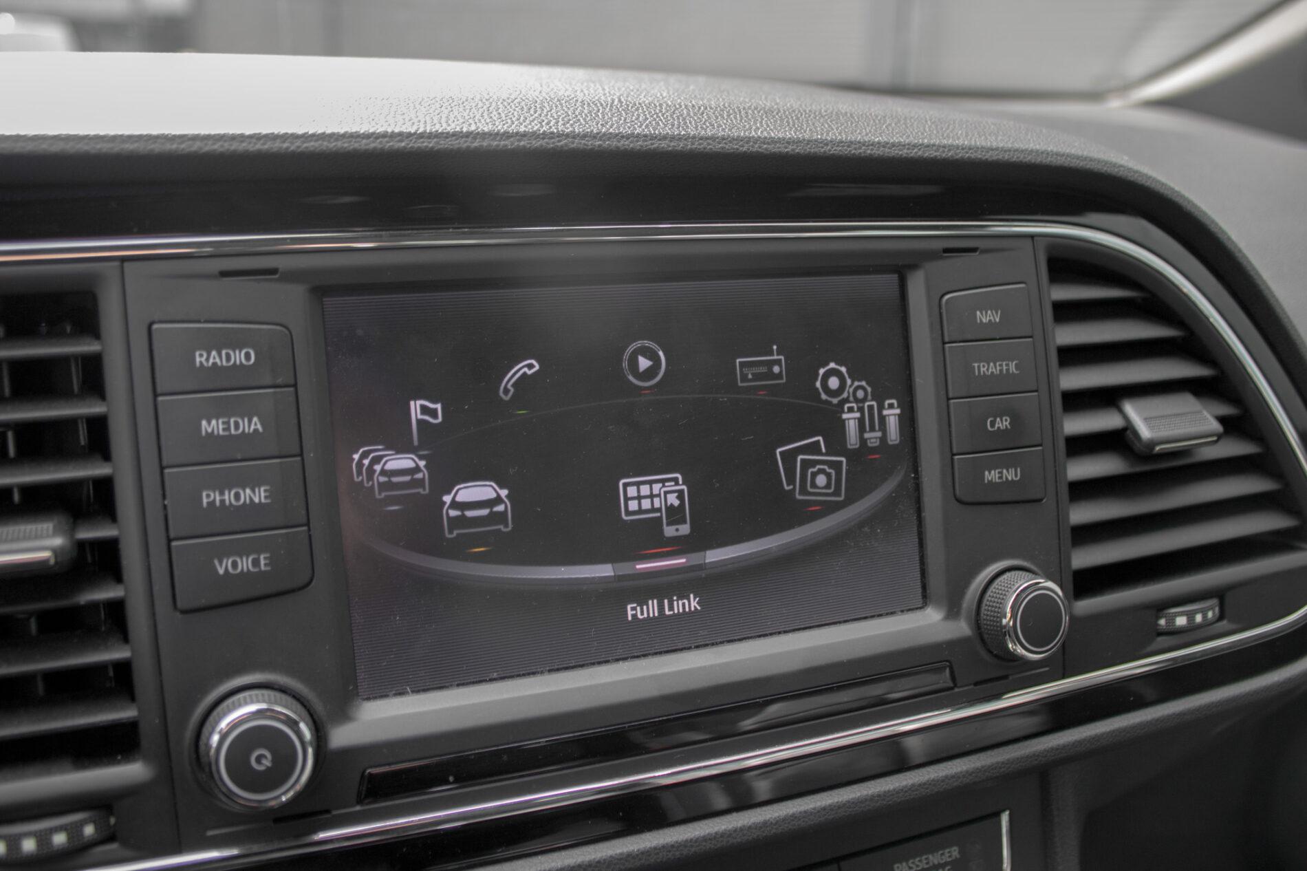 2016 Seat Leon Cupra, modrá kombi, 170 000 km