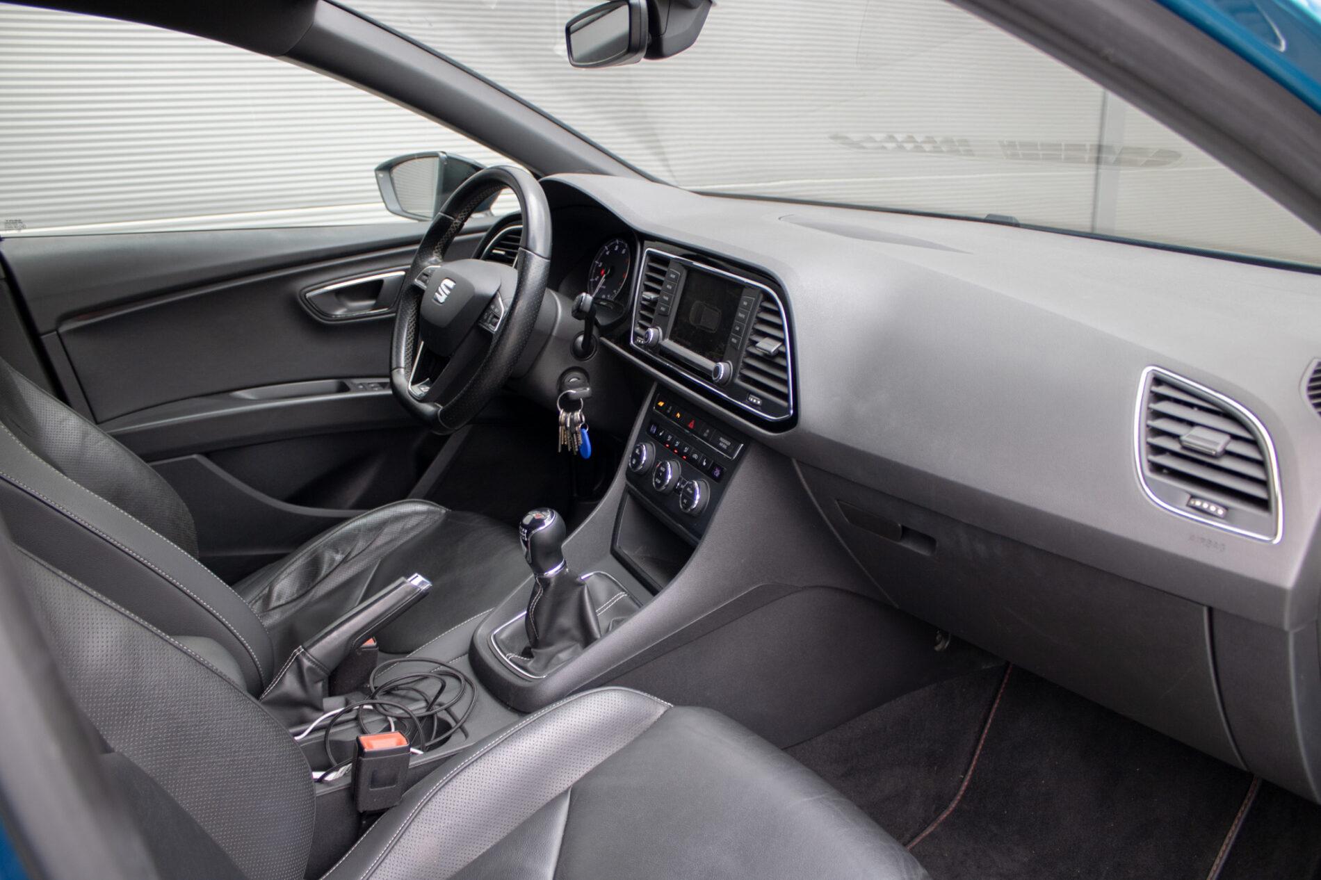 2016 Seat Leon Cupra, modrá kombi, 170 000 km