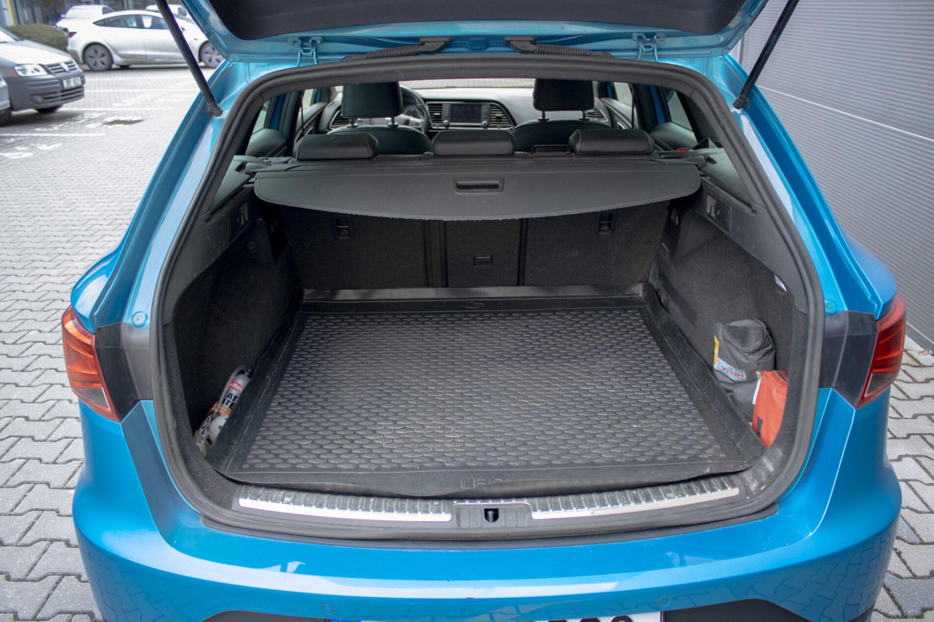 2016 Seat Leon Cupra, modrá kombi, 170 000 km