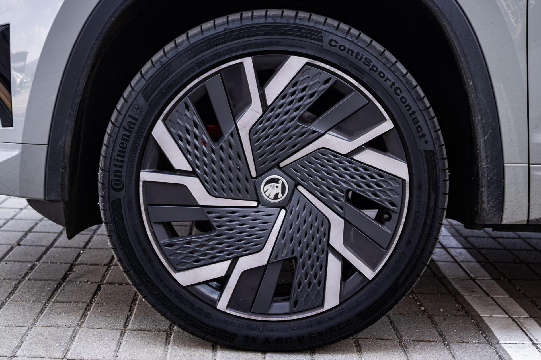 2023 Skoda Kodiaq RS, sivá suv, 35 947 km