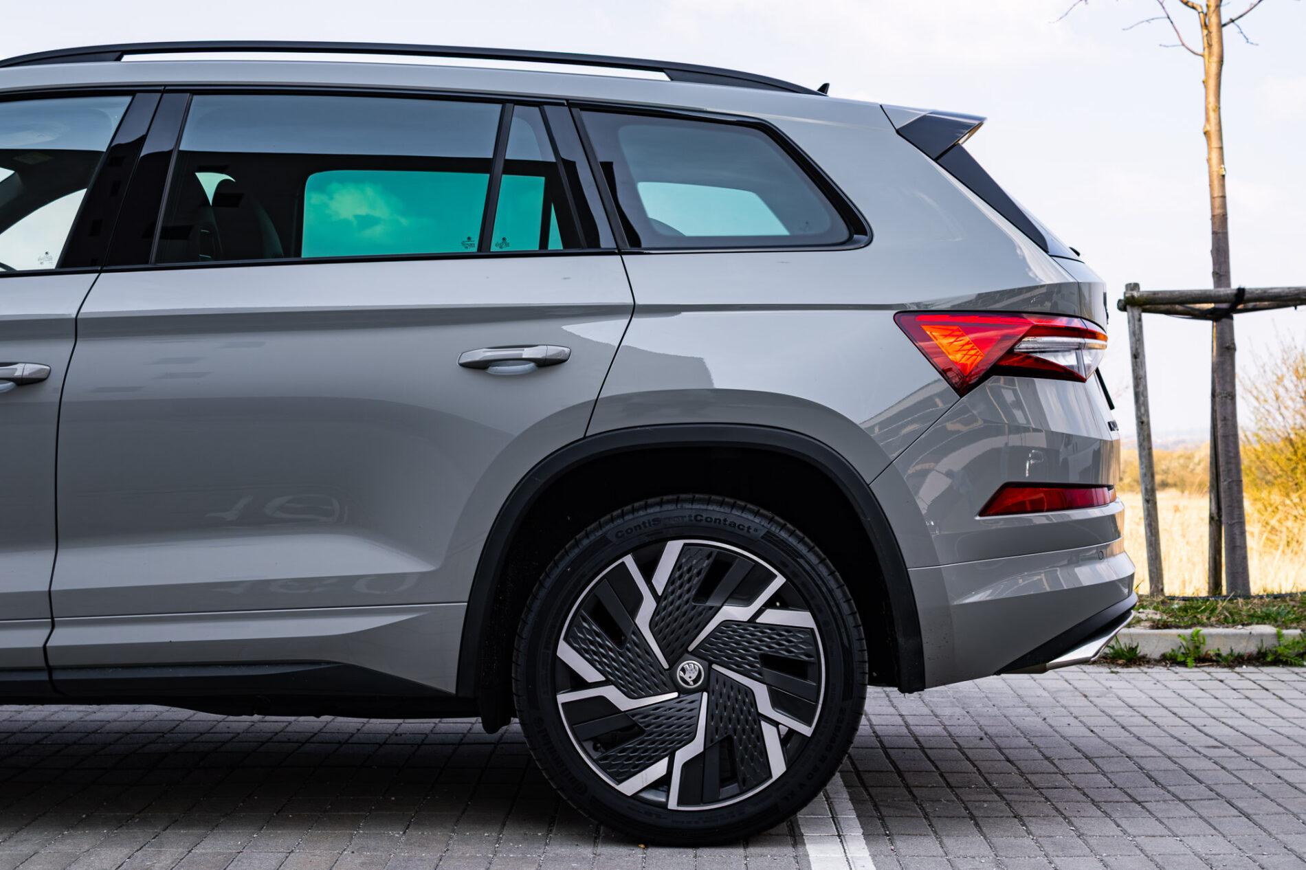 2023 Skoda Kodiaq RS, sivá suv, 35 947 km