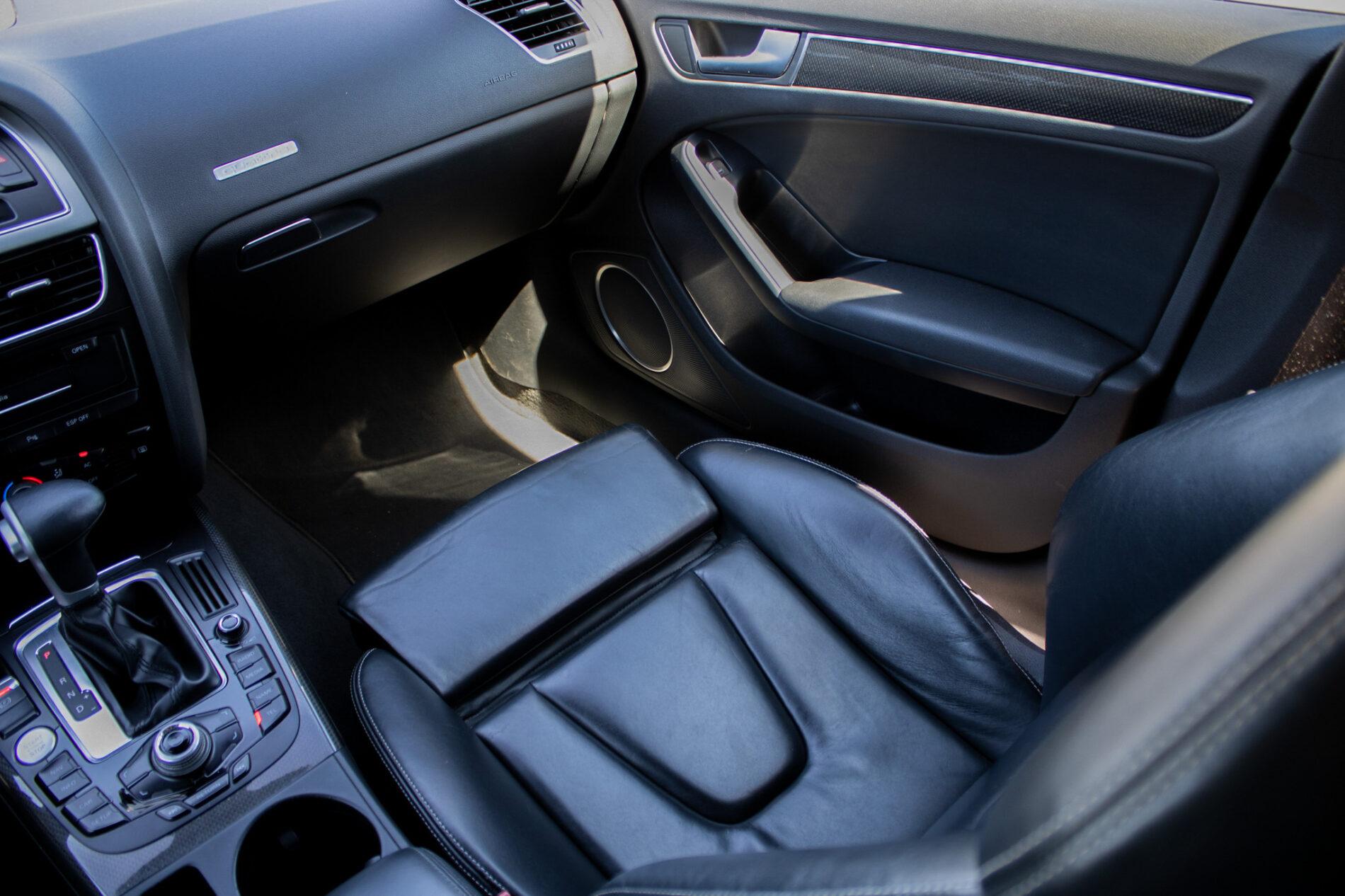 2010 AUDI S5, biela kupé, 266 052 km