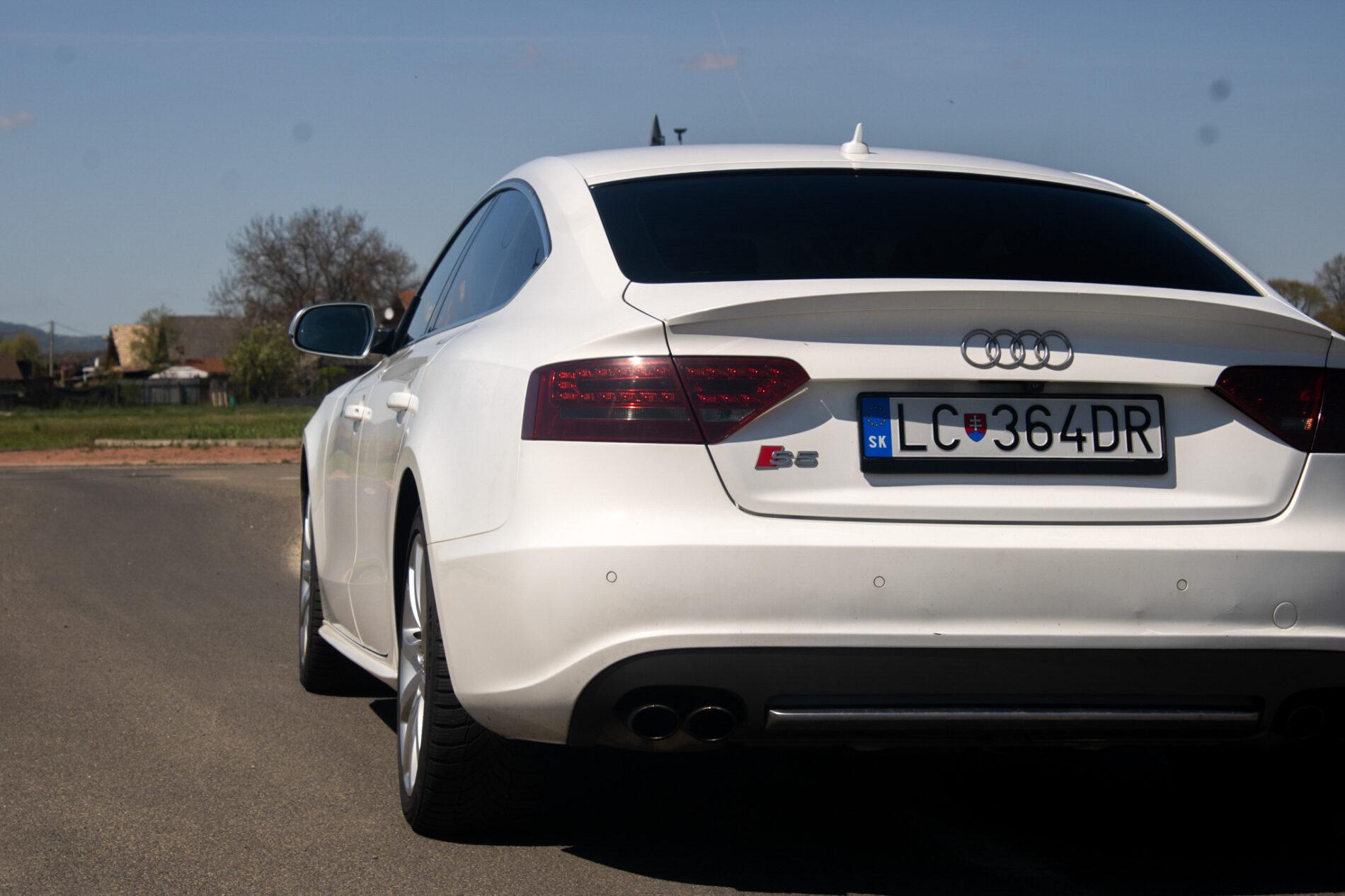 2010 AUDI S5, biela kupé, 266 052 km