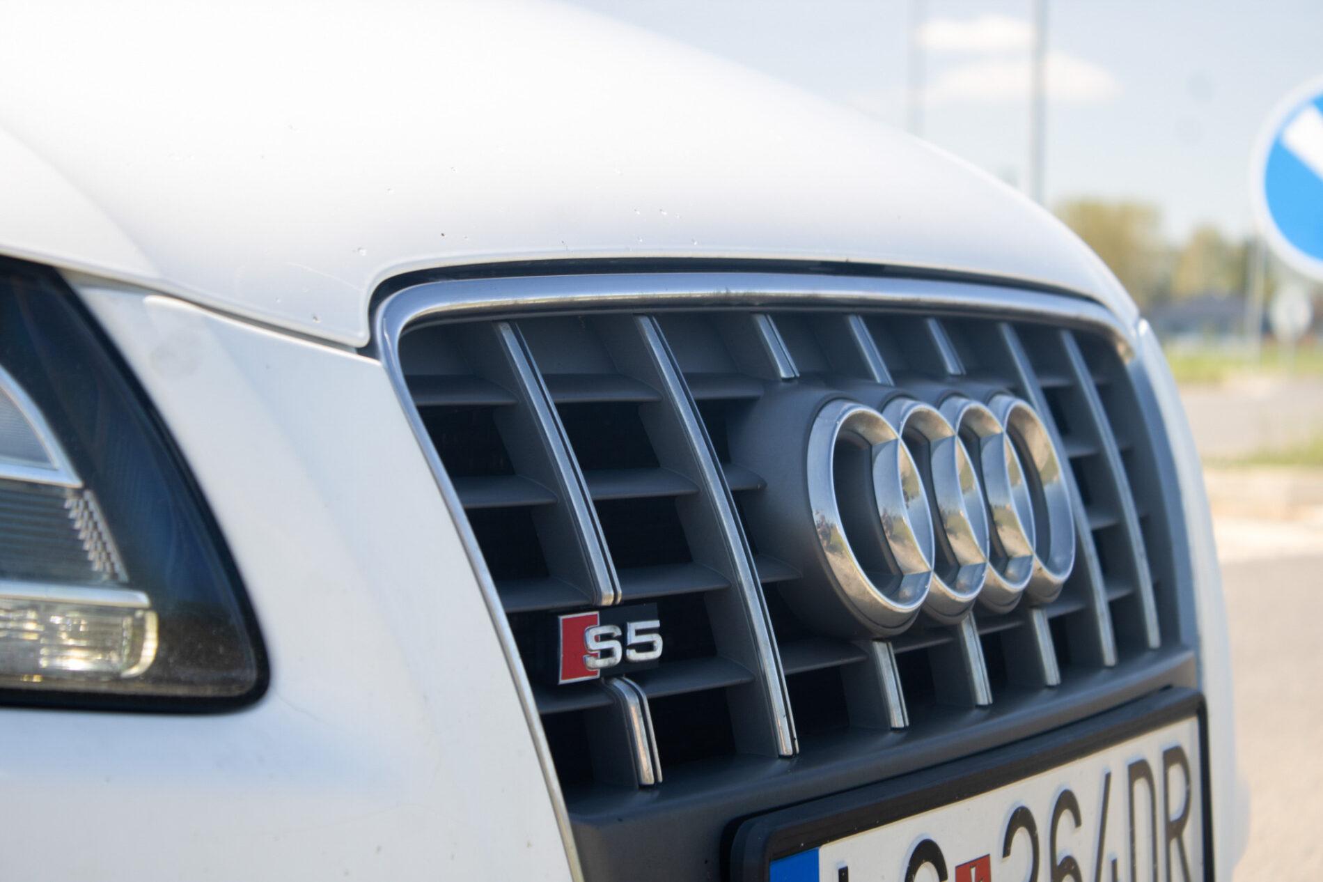 2010 AUDI S5, biela kupé, 266 052 km