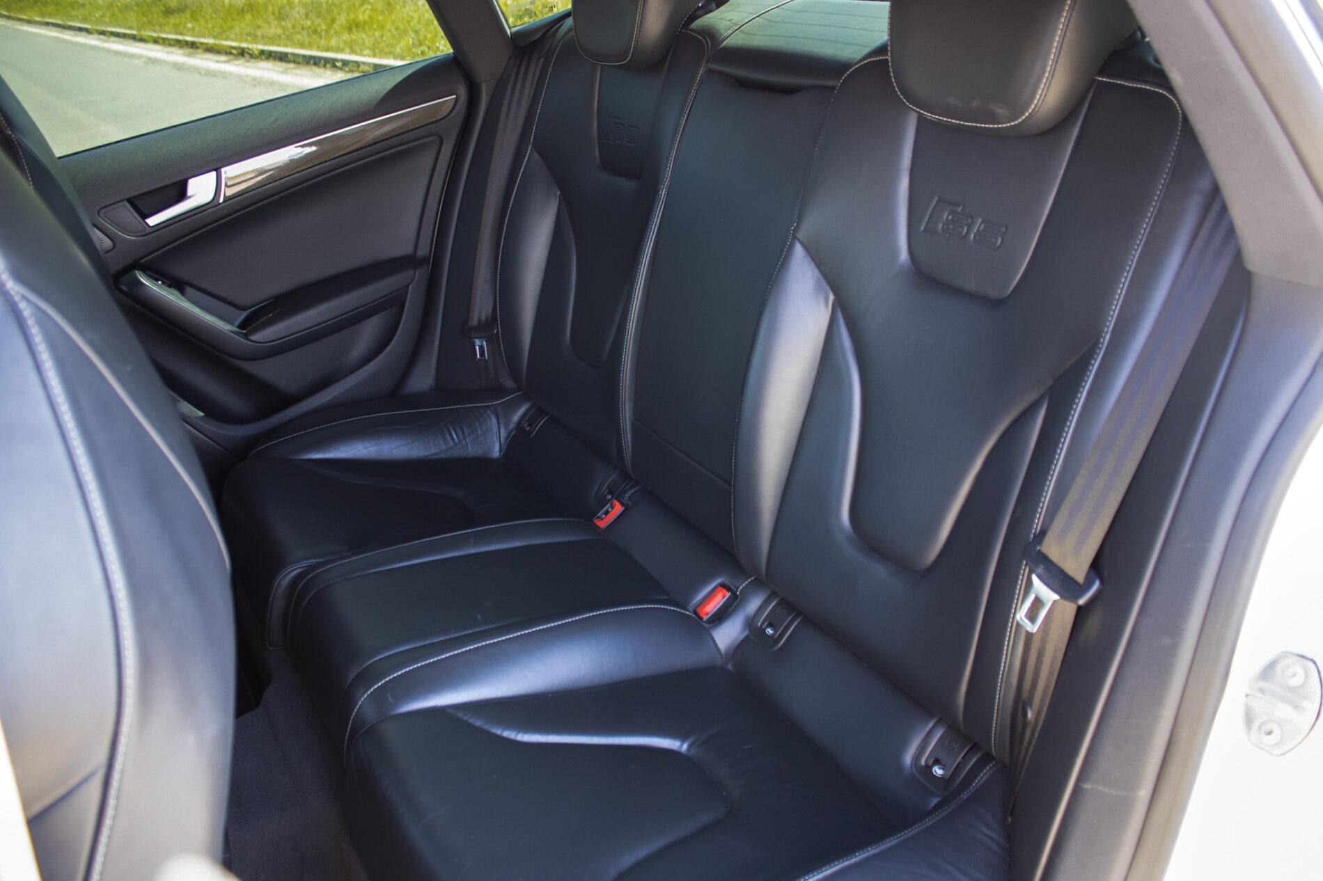 2010 AUDI S5, biela kupé, 266 052 km