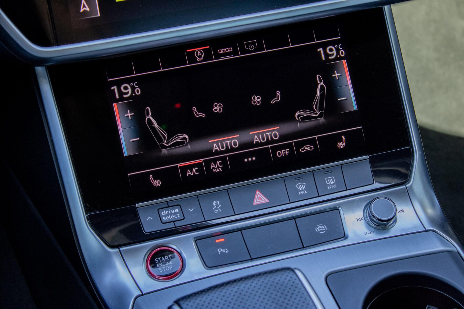 2021 AUDI S6, modrá sedan, 101 997 km