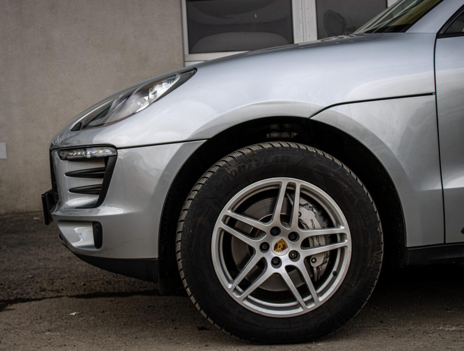 2014 Porsche Macan S, strieborná suv, 125 433 km