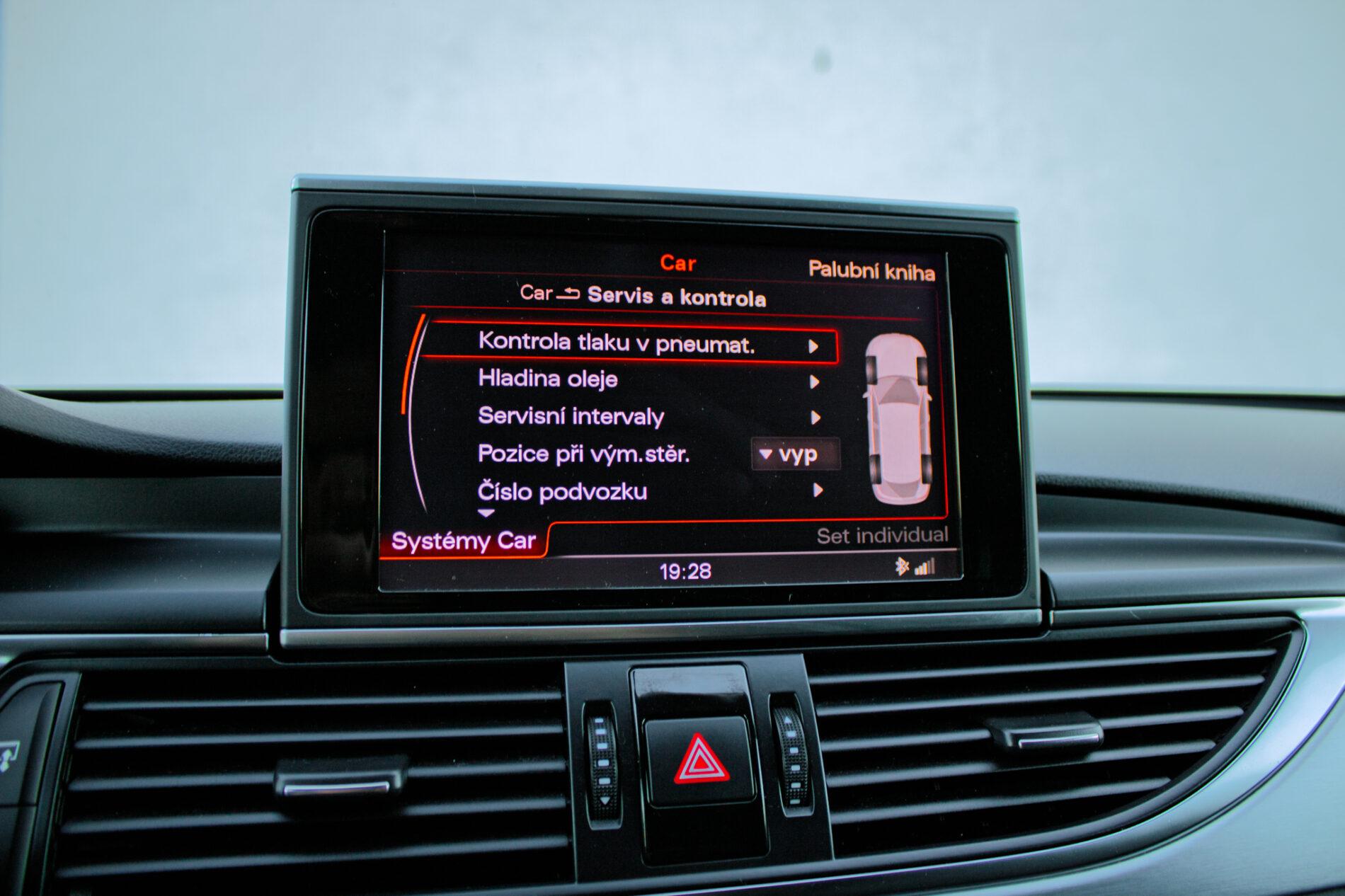 2013 AUDI A6, sivá kombi, 292 886 km