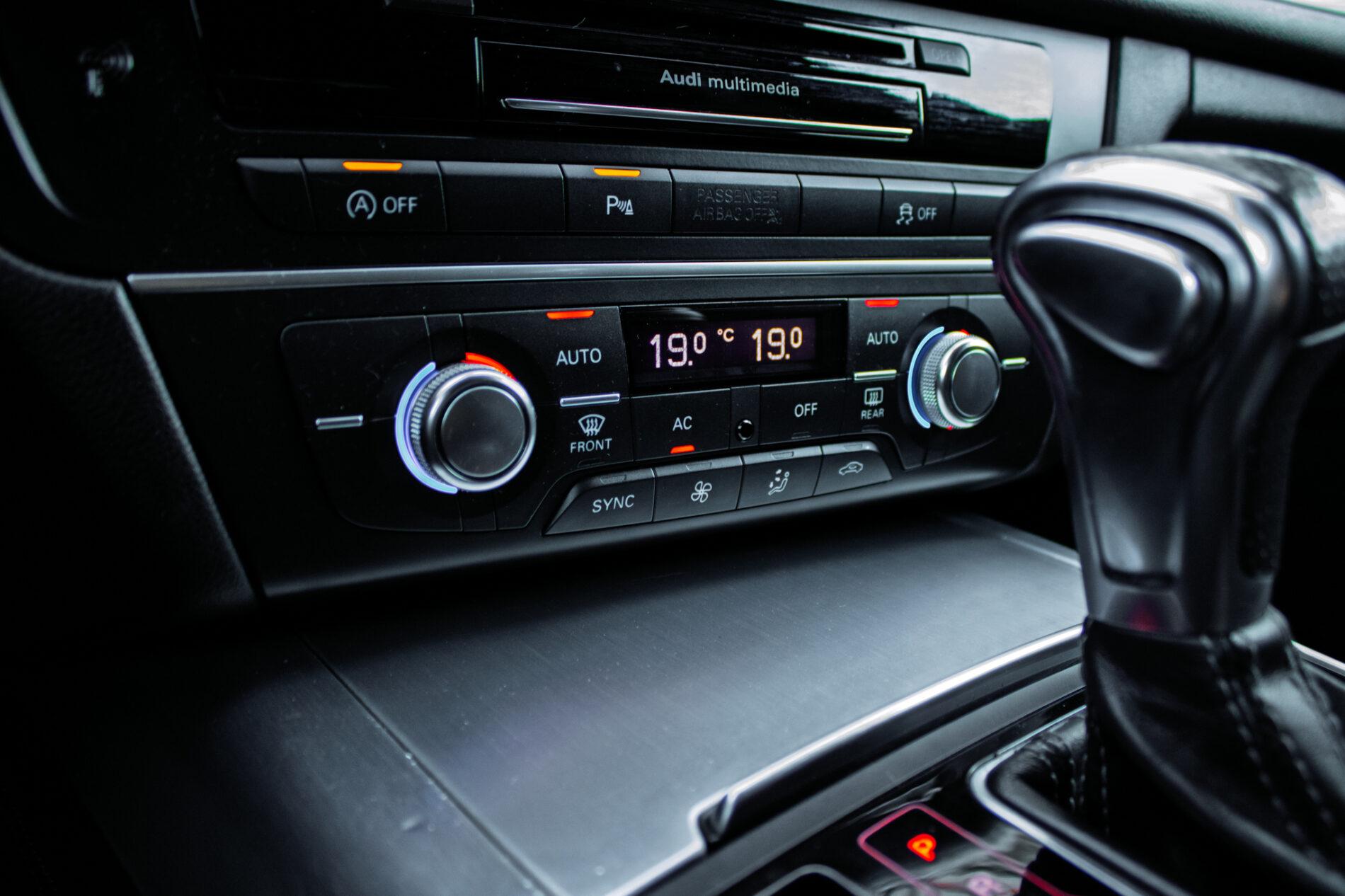 2013 AUDI A6, sivá kombi, 292 886 km